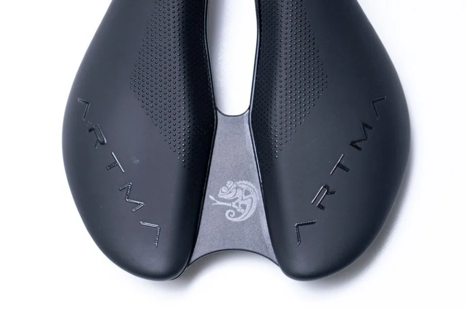 ARTMAサドル】クロモリレール仕様 製造完了と実測重量のご報告｜ARTMA