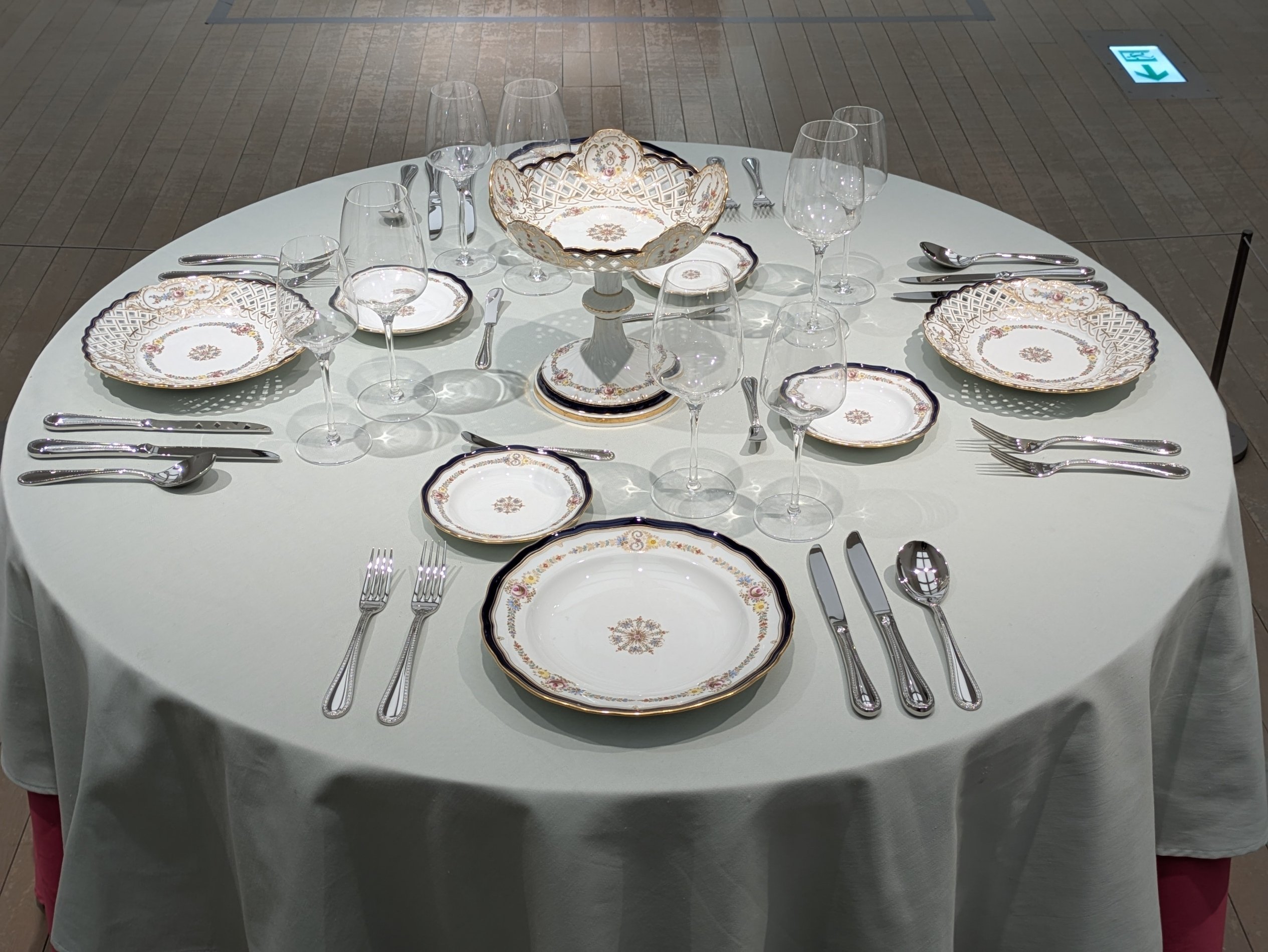 岐阜県現代陶芸美術館『ティーカップ・メリーゴーラウンド』ドイツ編