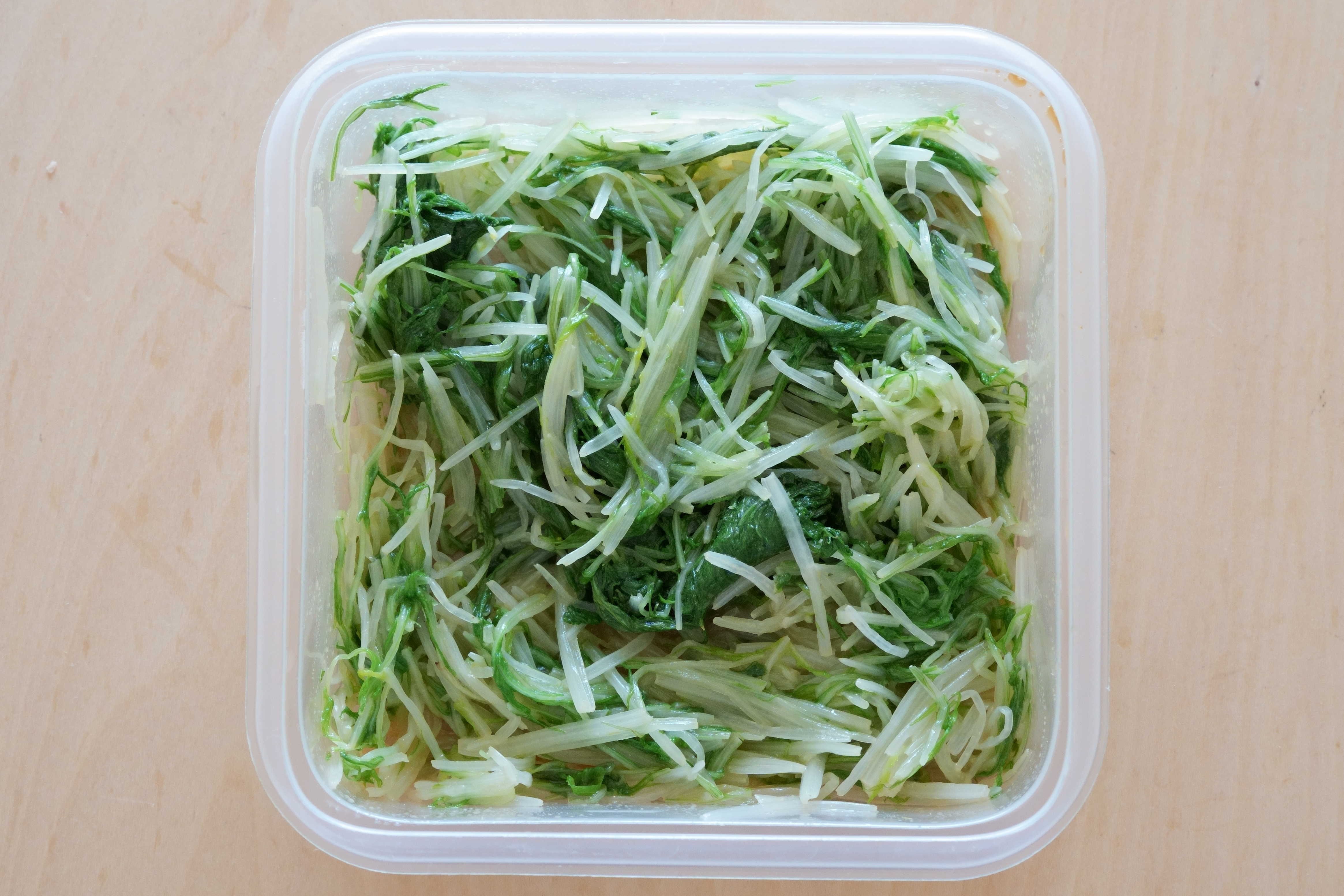 水菜だけのピリ辛副菜レシピあり〼「水菜のからし醤油あえ」｜本田 よう一