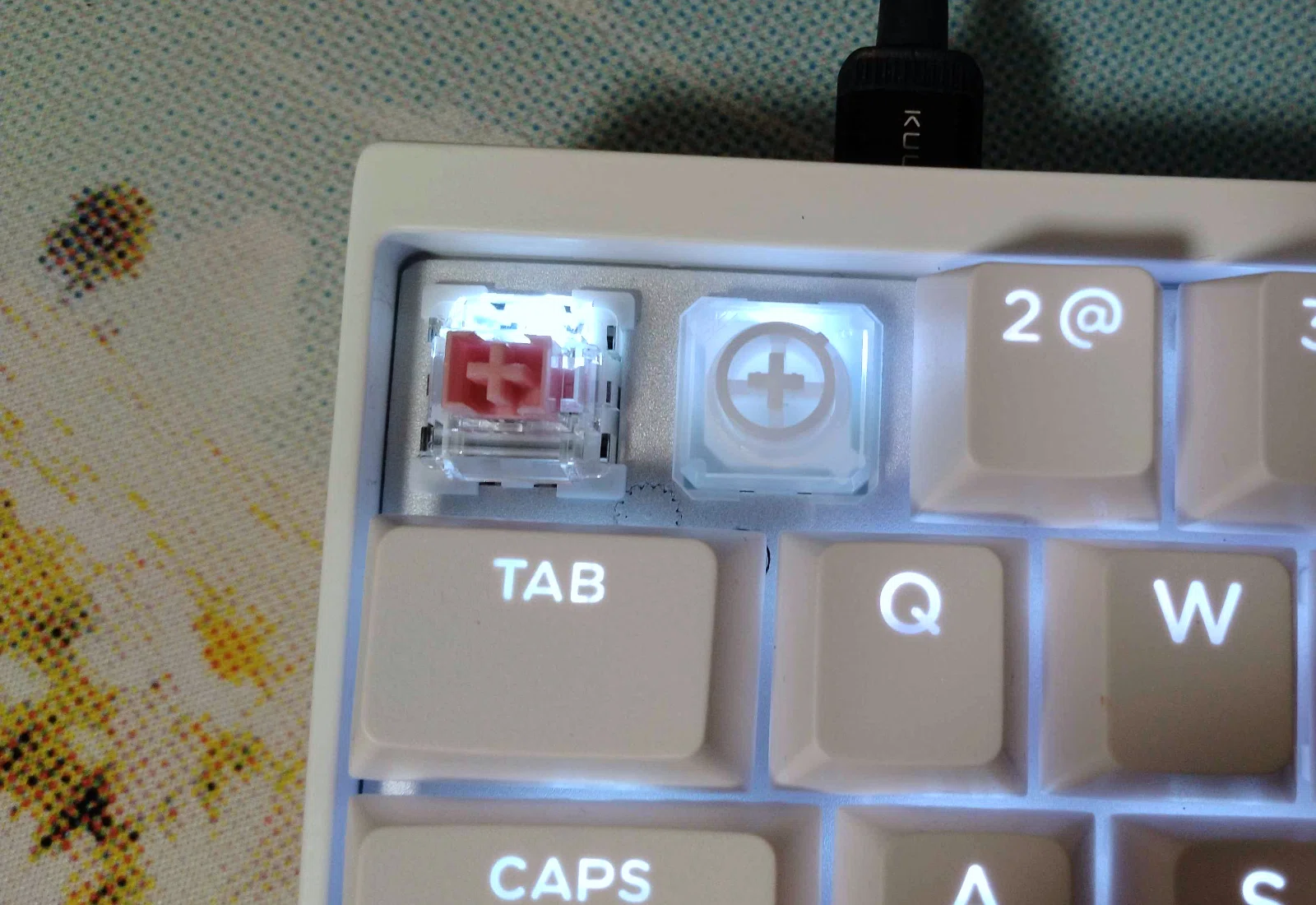 XVX HE EC 2in1 Whisper Switch ラバードームが不思議な感触の磁気