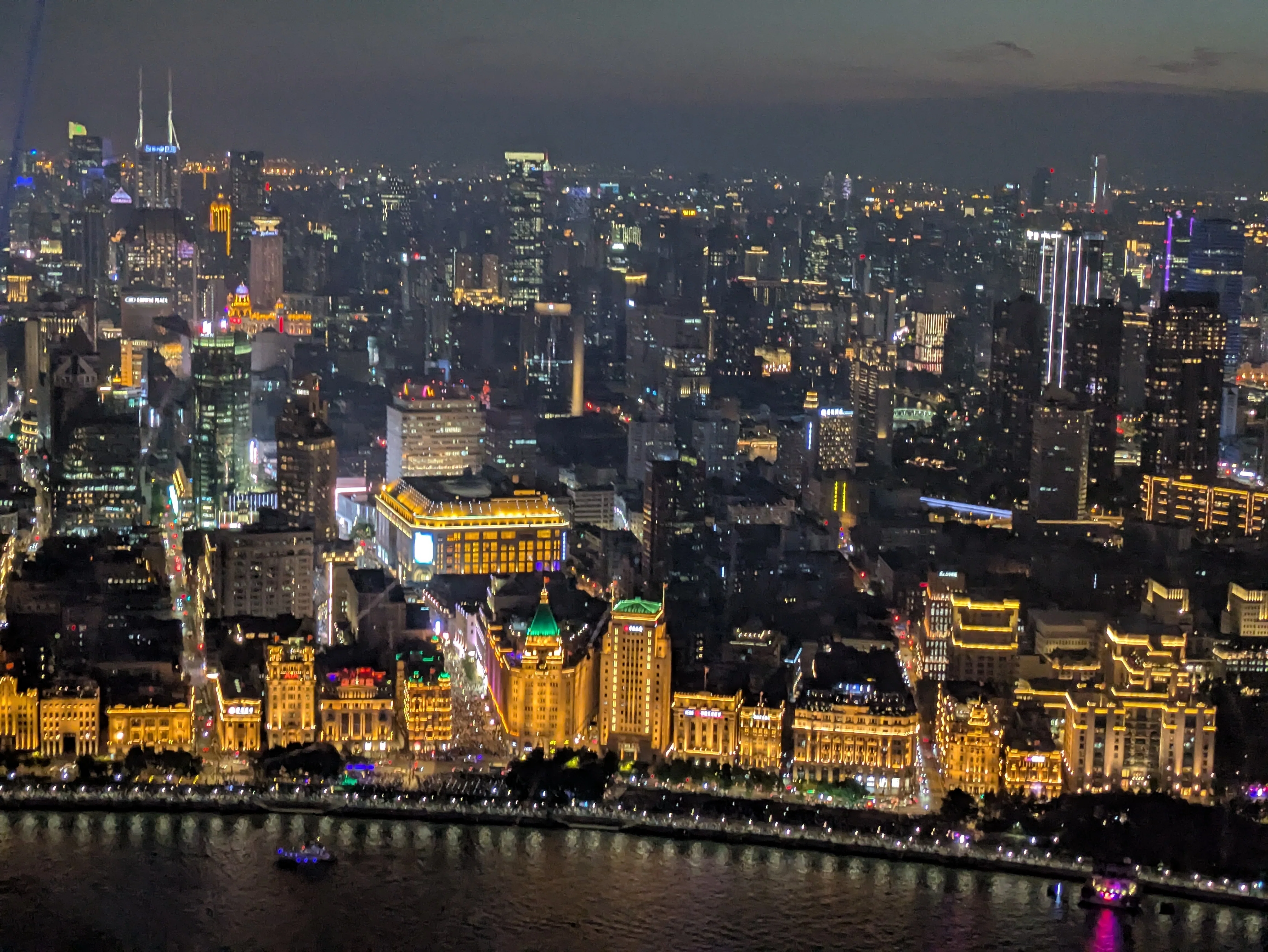 上海 摩天楼の街 近未来でノスタルジックな夜｜流夏都 海外旅行一人旅派