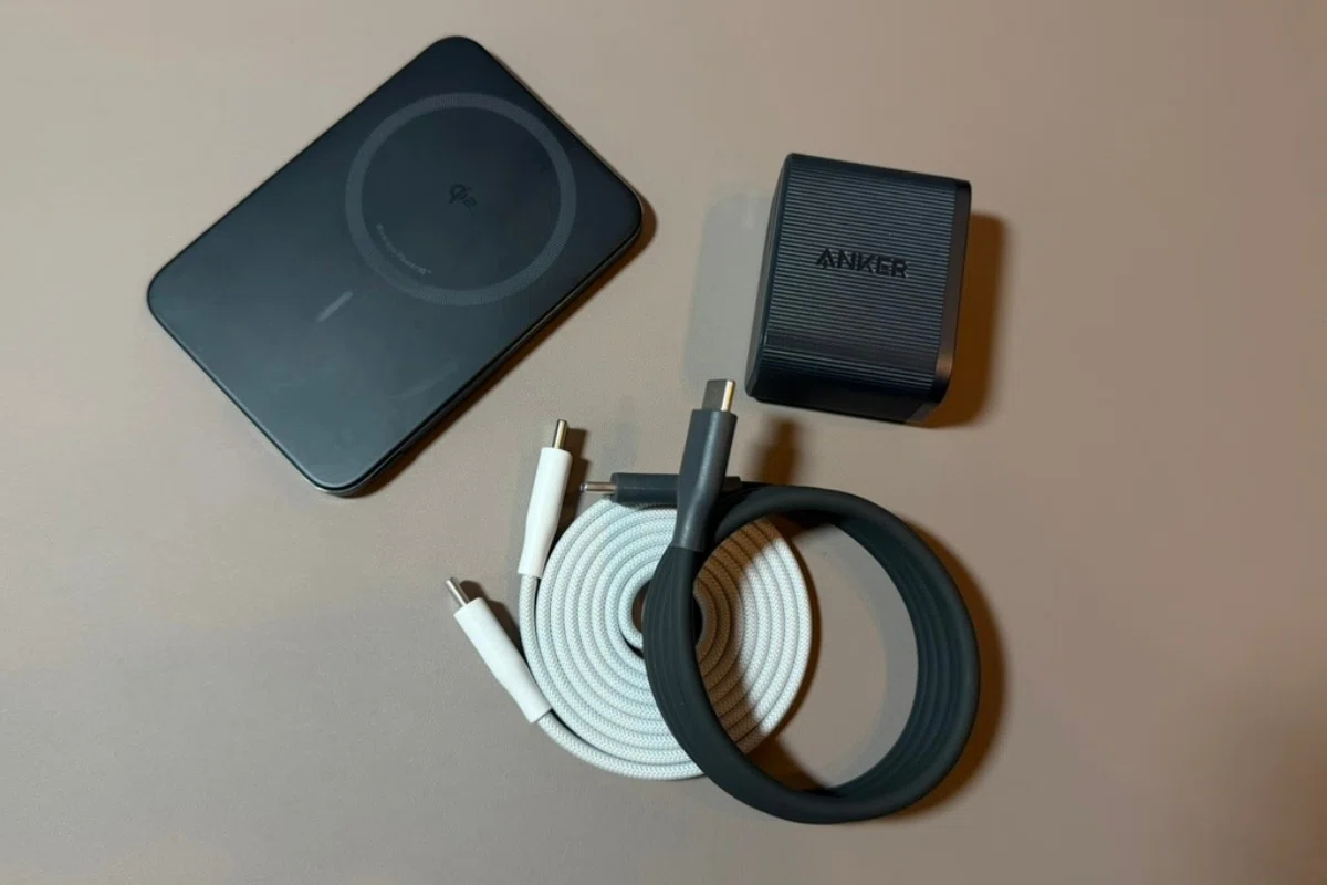 Anker Nano Charger (70W, 3 Ports)｜大きな充電器をやめたら、カバンが軽くなった話