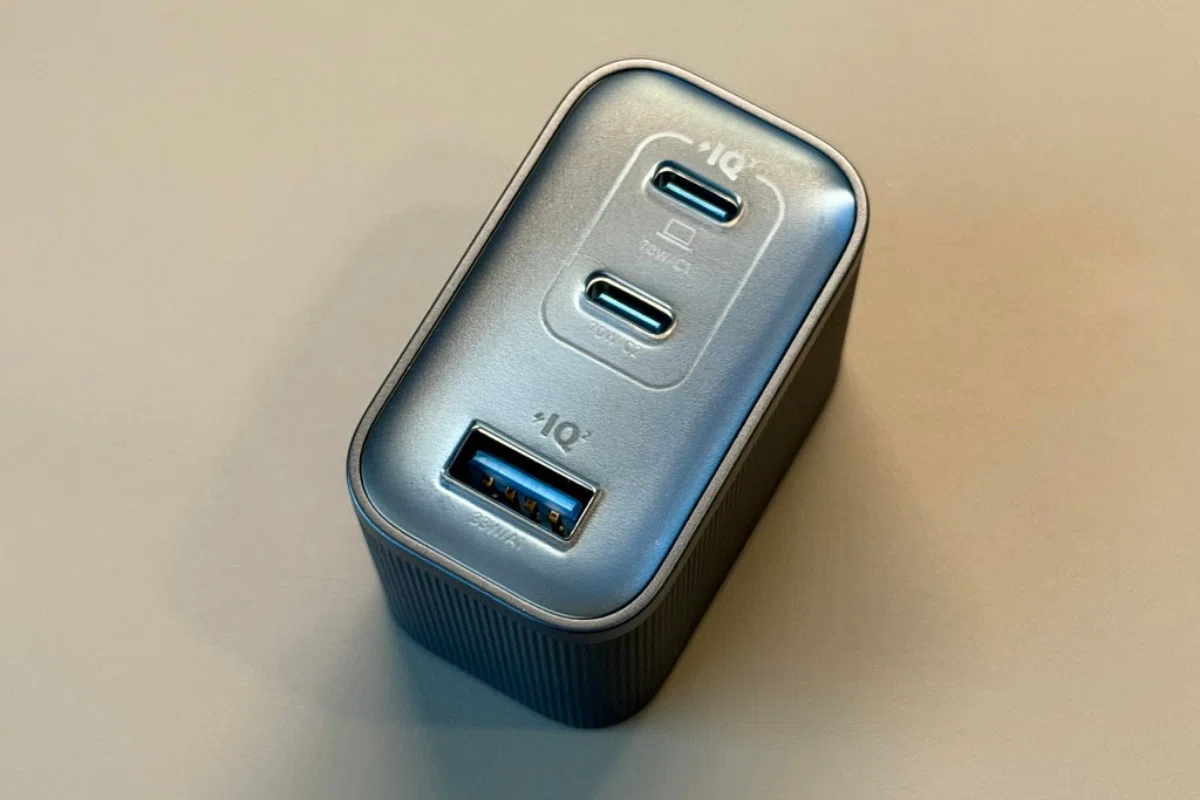 Anker Nano Charger (70W, 3 Ports)｜大きな充電器をやめたら、カバンが軽くなった話