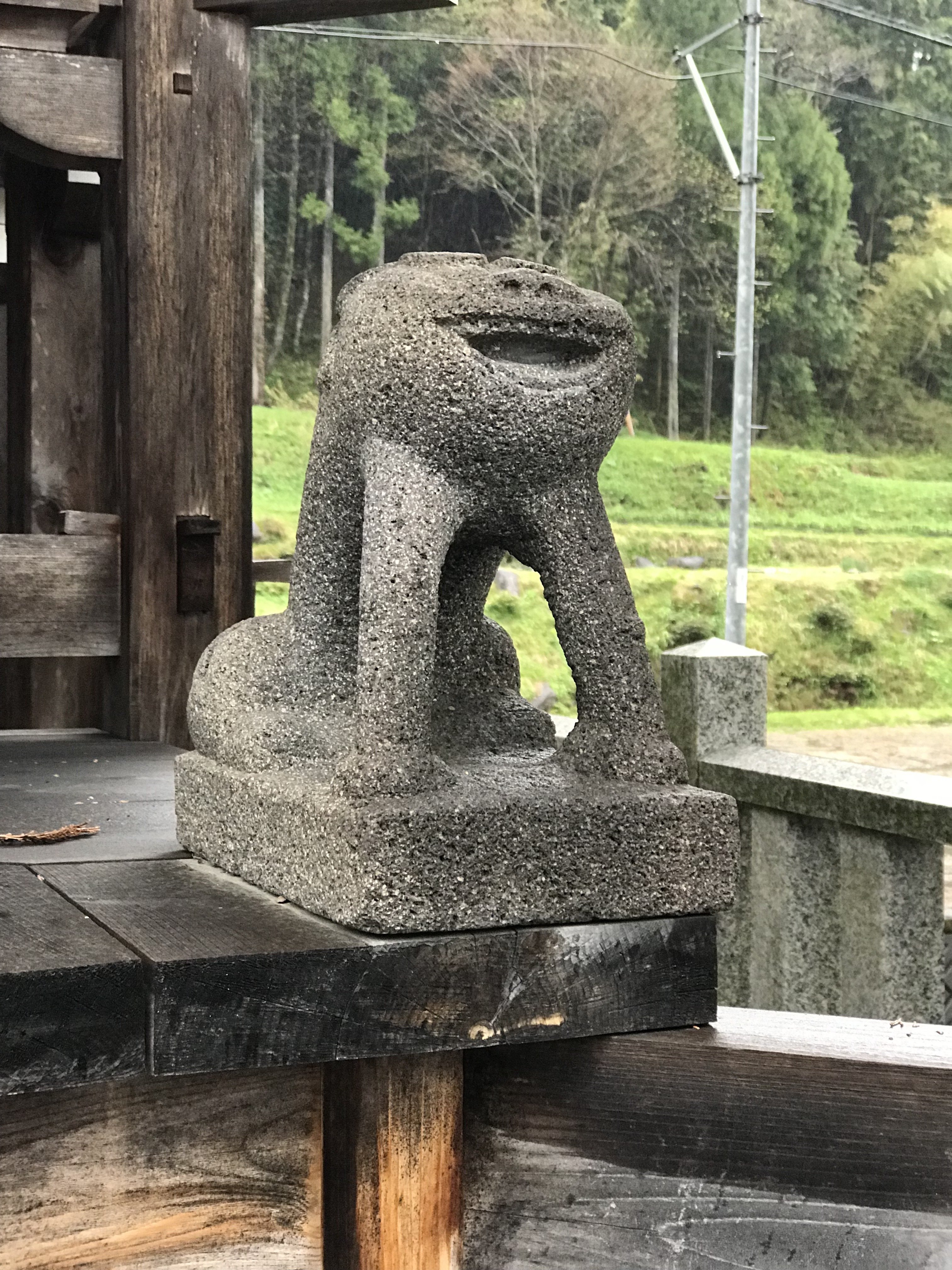 別の星から辿り着いた異形の狛犬｜ふる@狛犬散歩