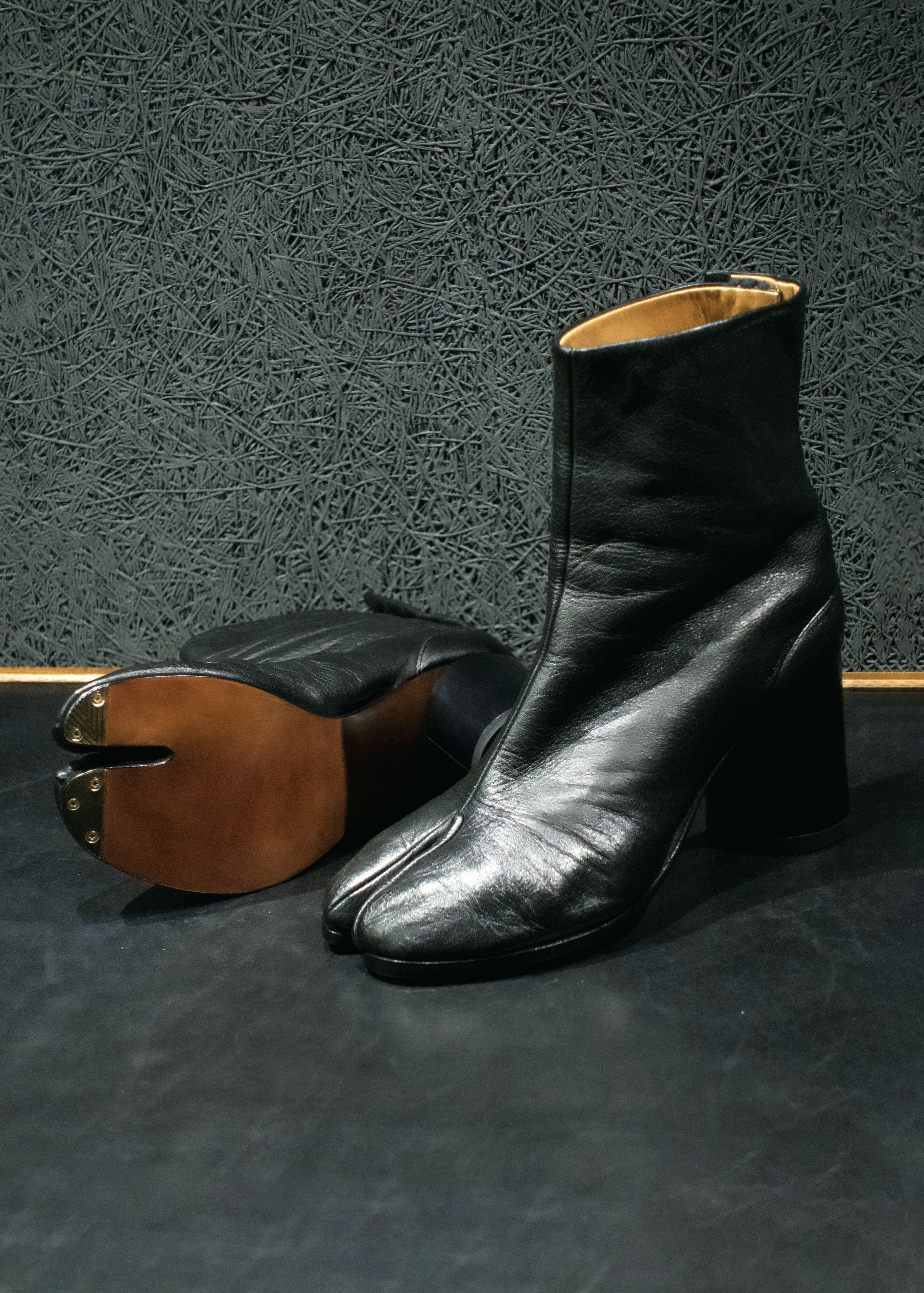 修理事例】モデル・竹下玲奈さんのマルジェラ「足袋ブーツ」 20年愛用