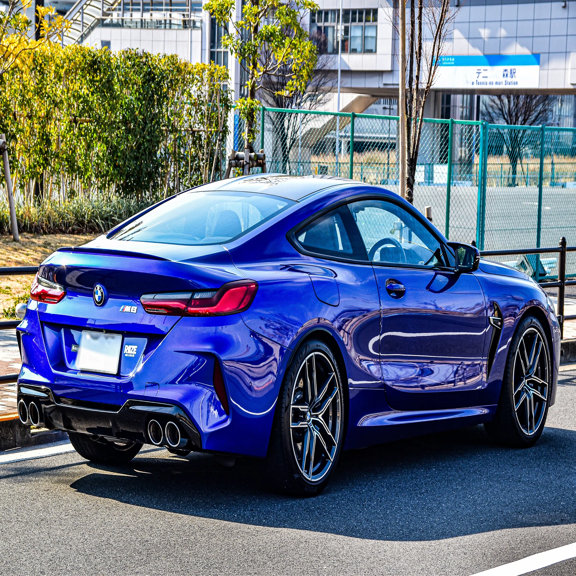 BMW M8クーペ ファーストインプレッション──使える600ps、という凶暴 