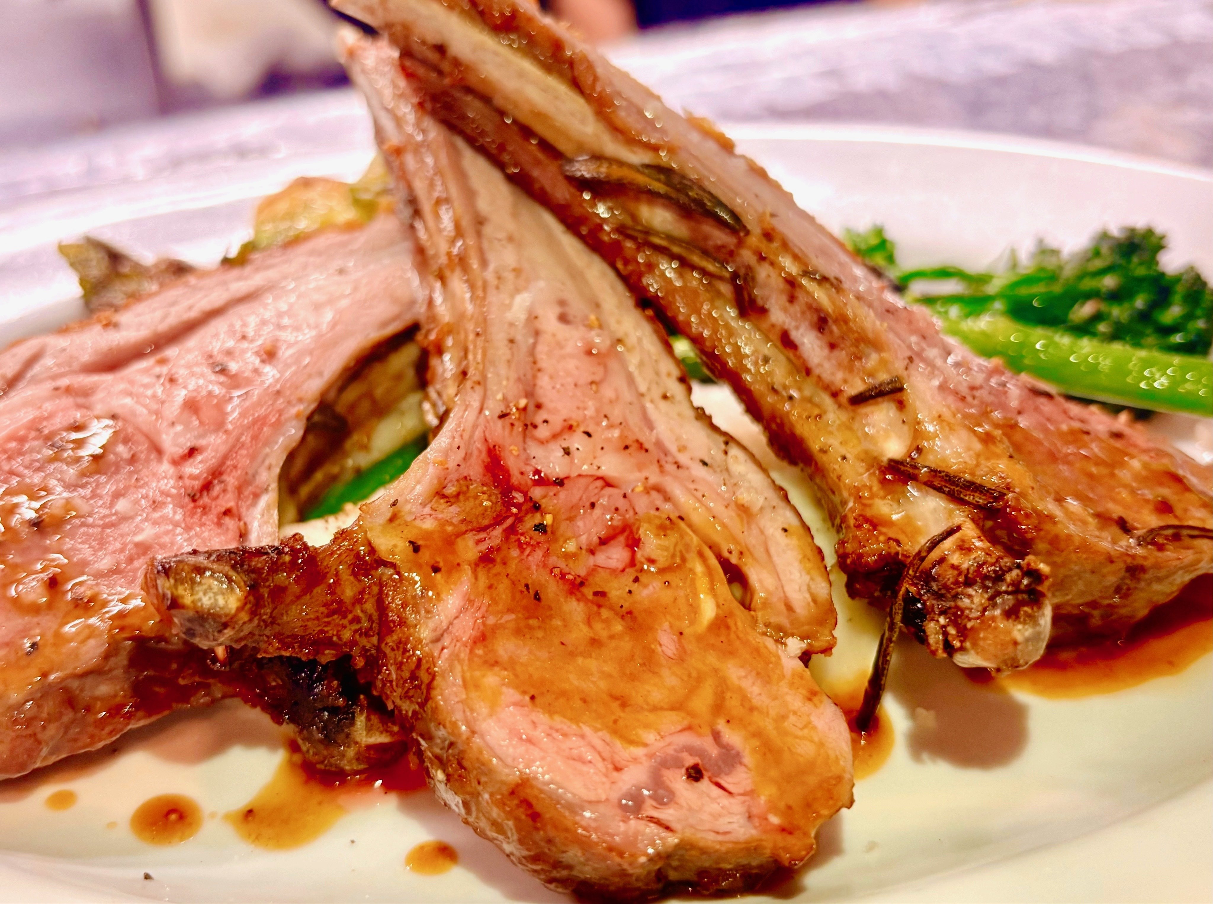 オーストラリア産仔羊骨付きロース オーブン焼き