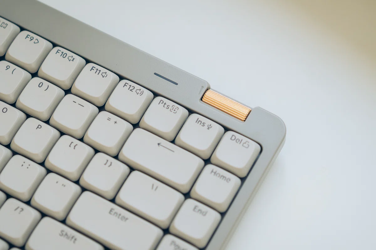 タイピングが楽しくなった。最高の打鍵感キーボード「Lofree Flow Lite