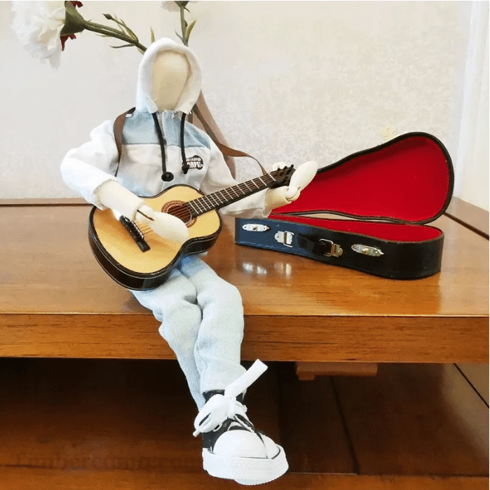 人形の置物 ギフト ギターを弾く木製アーティスト人形｜木彫り置物で