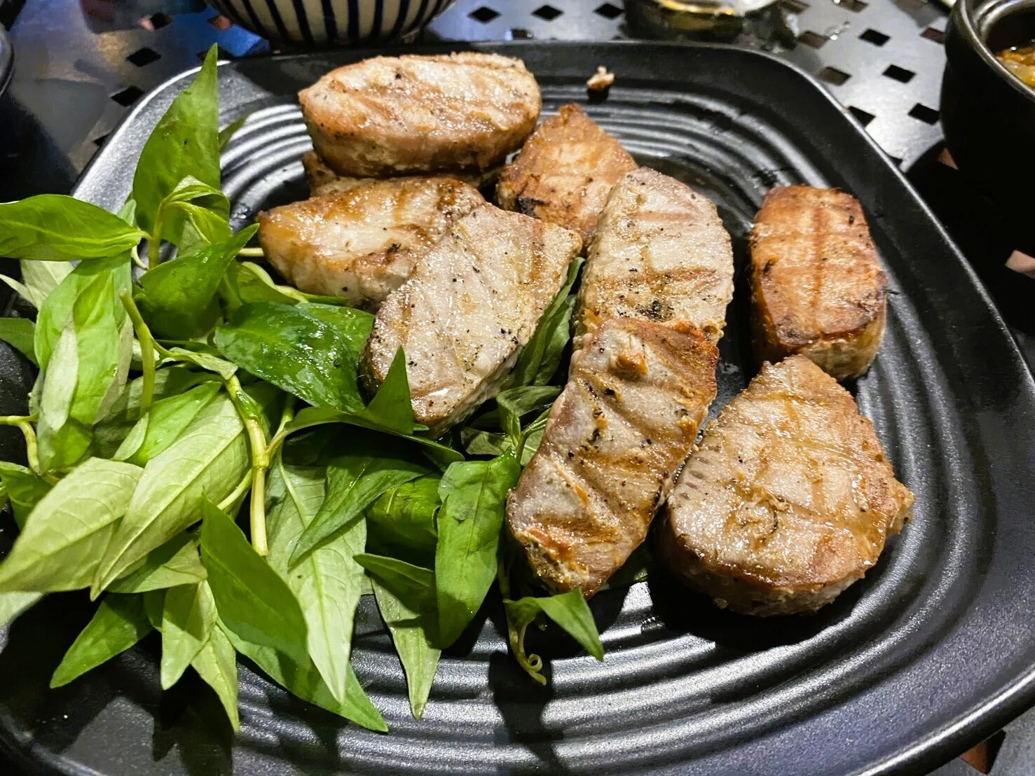 ホーチミンで一番美味しい焼き魚の名店】SZK FOODS／ファンビッチャン