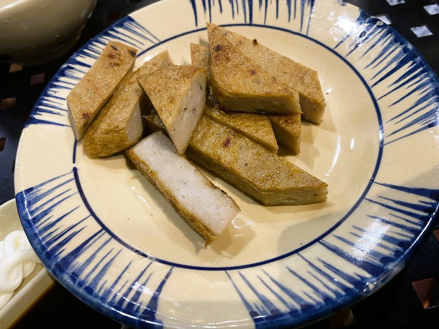 ホーチミンで一番美味しい焼き魚の名店】SZK FOODS／ファンビッチャン