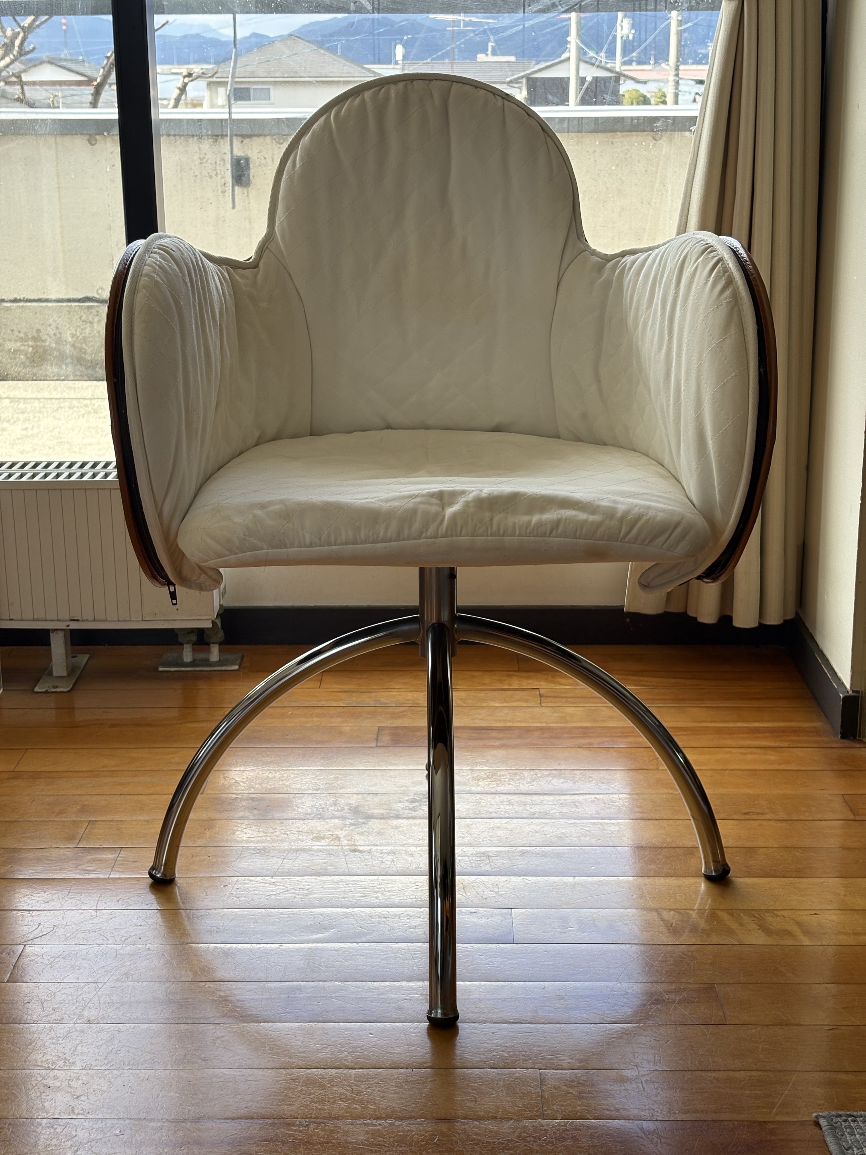 父上所有の気になる椅子 vol.2」｜松浦パグ