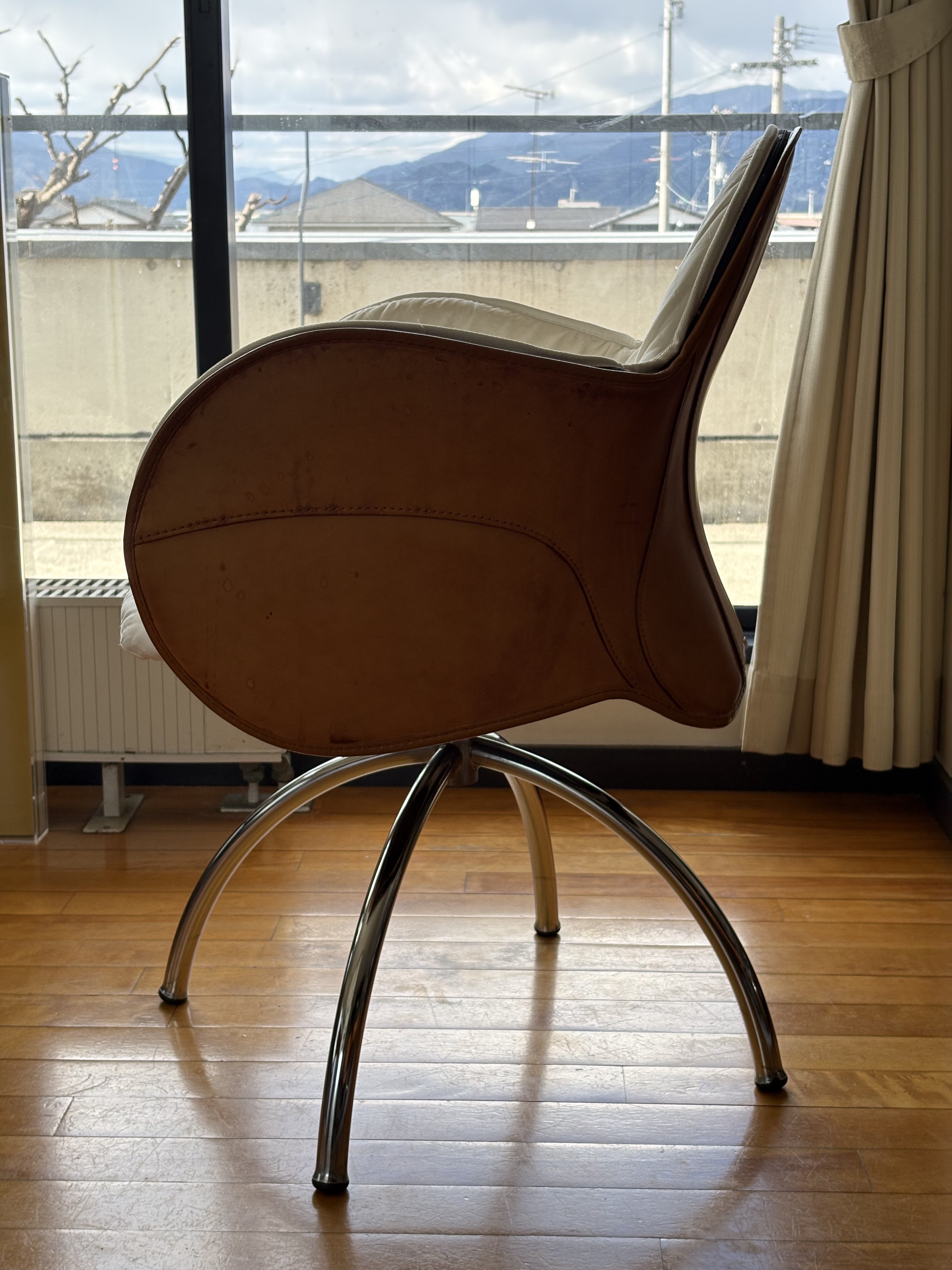 父上所有の気になる椅子 vol.2」｜松浦パグ