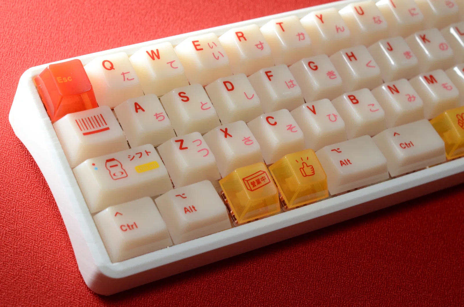 KEYMOJI STUDIO Cheers!乾杯 かわいい乳白色のPC製キーキャップ｜五月雨