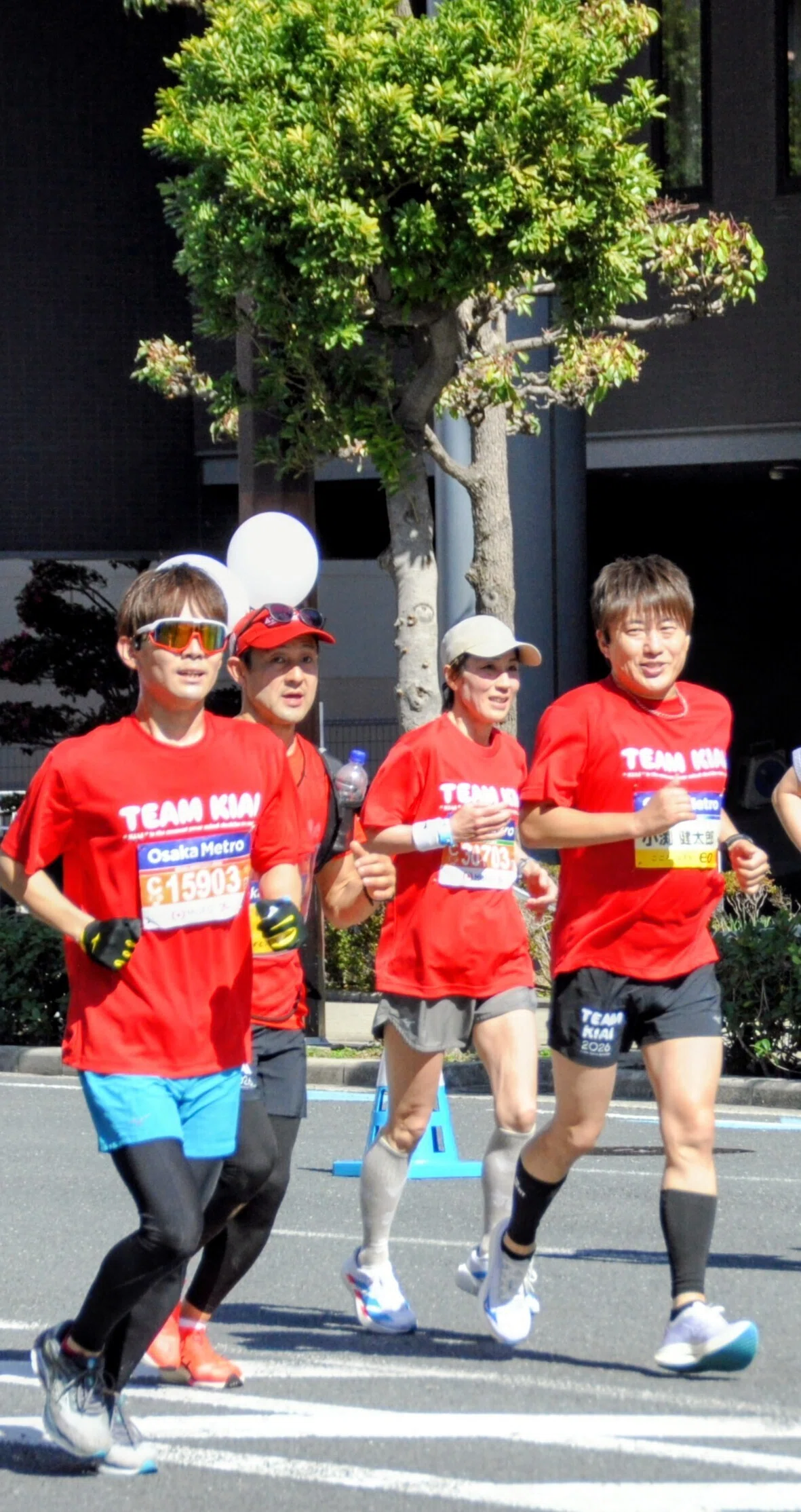 大阪マラソン2026】コブクロ小渕健太郎さん応援記！｜はとやん