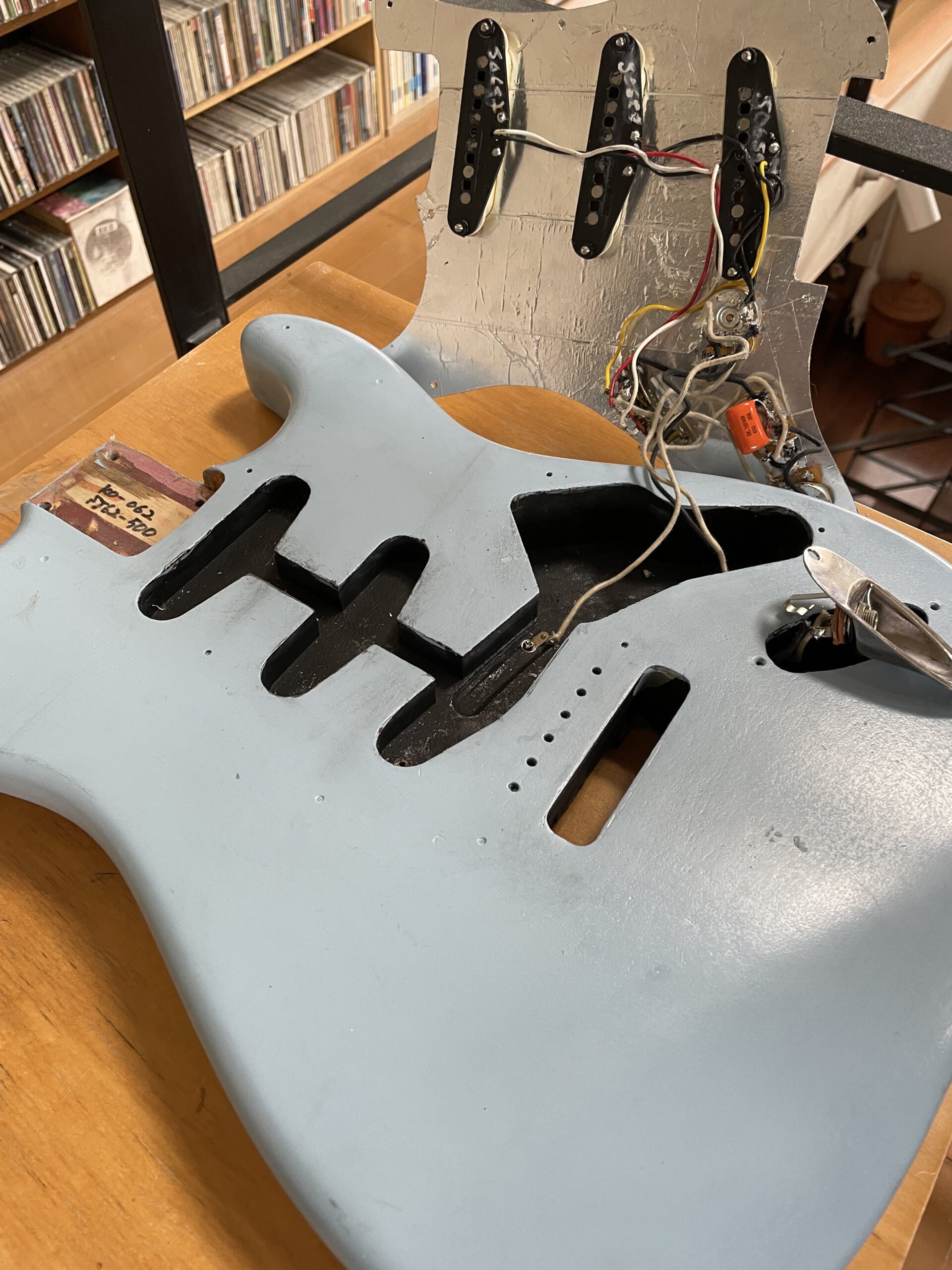 ストラトキャスター】 ラッカーペイントをやってみよう｜kyoichirokawamoto