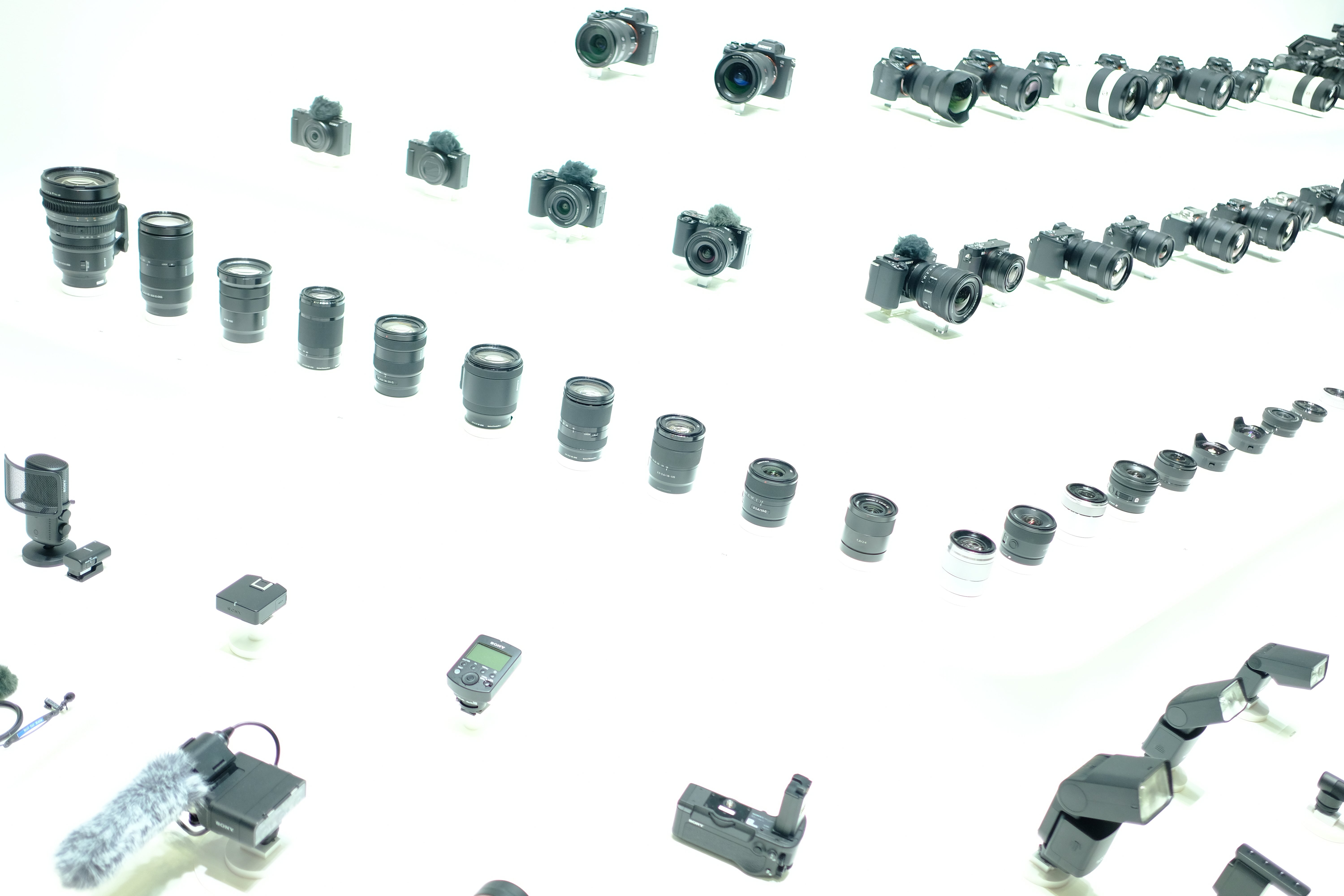 ちょっと待て カメラにまつわるカメラ以外の話です。｜マキシマ