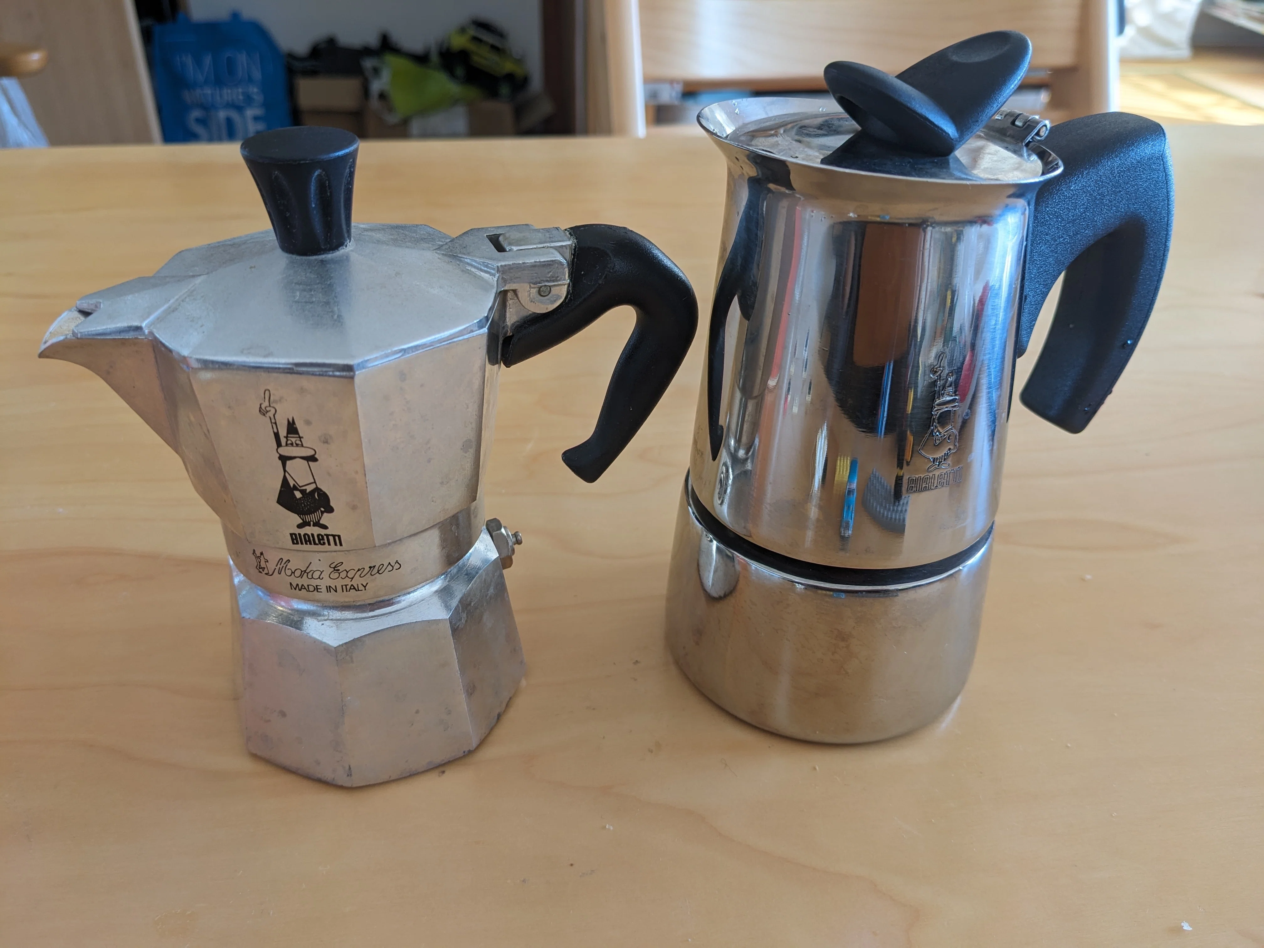 How to Brew Coffee with a Moka Pot (Moka Express)｜vier_art
