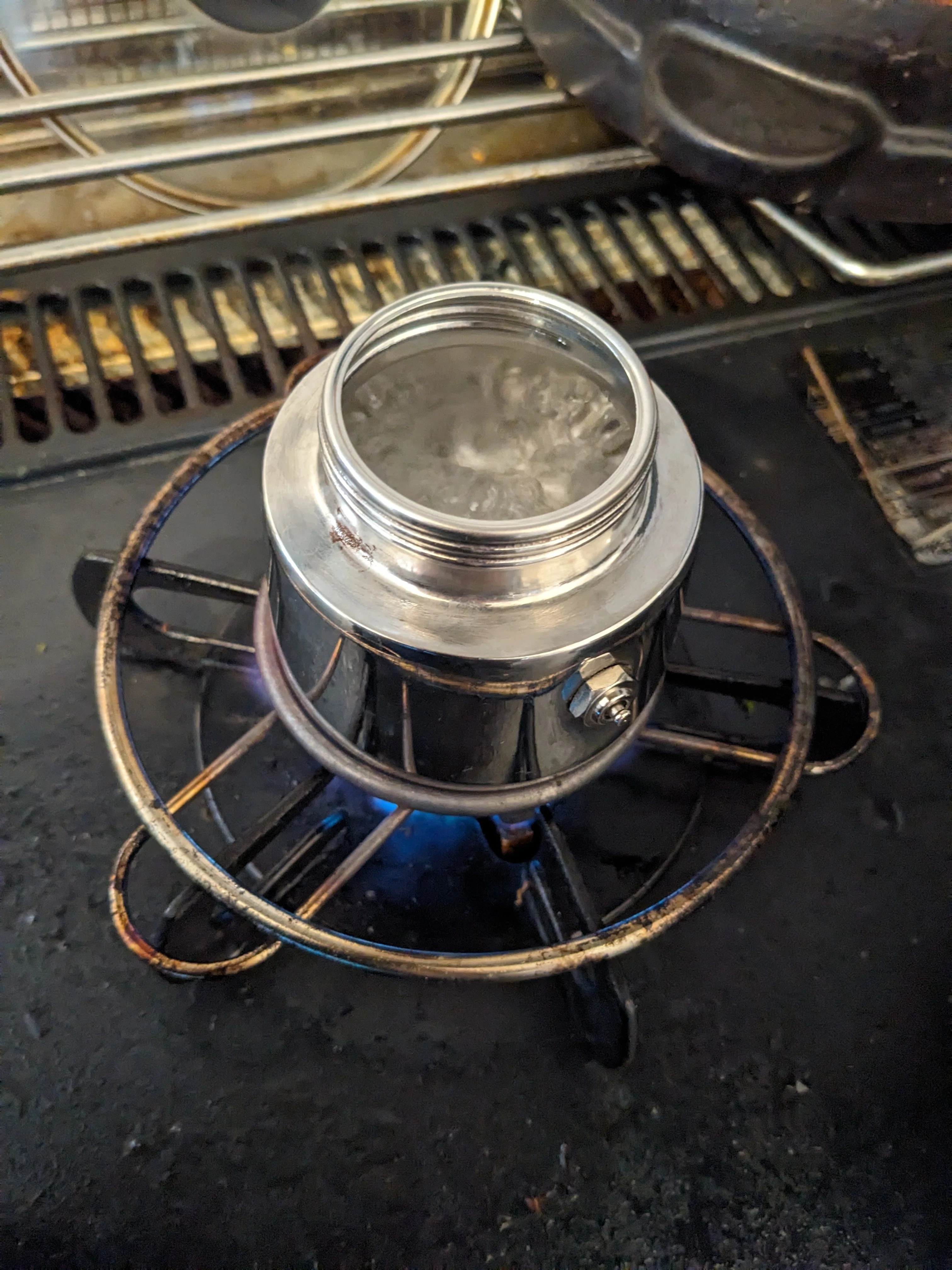 How to Brew Coffee with a Moka Pot (Moka Express)｜vier_art