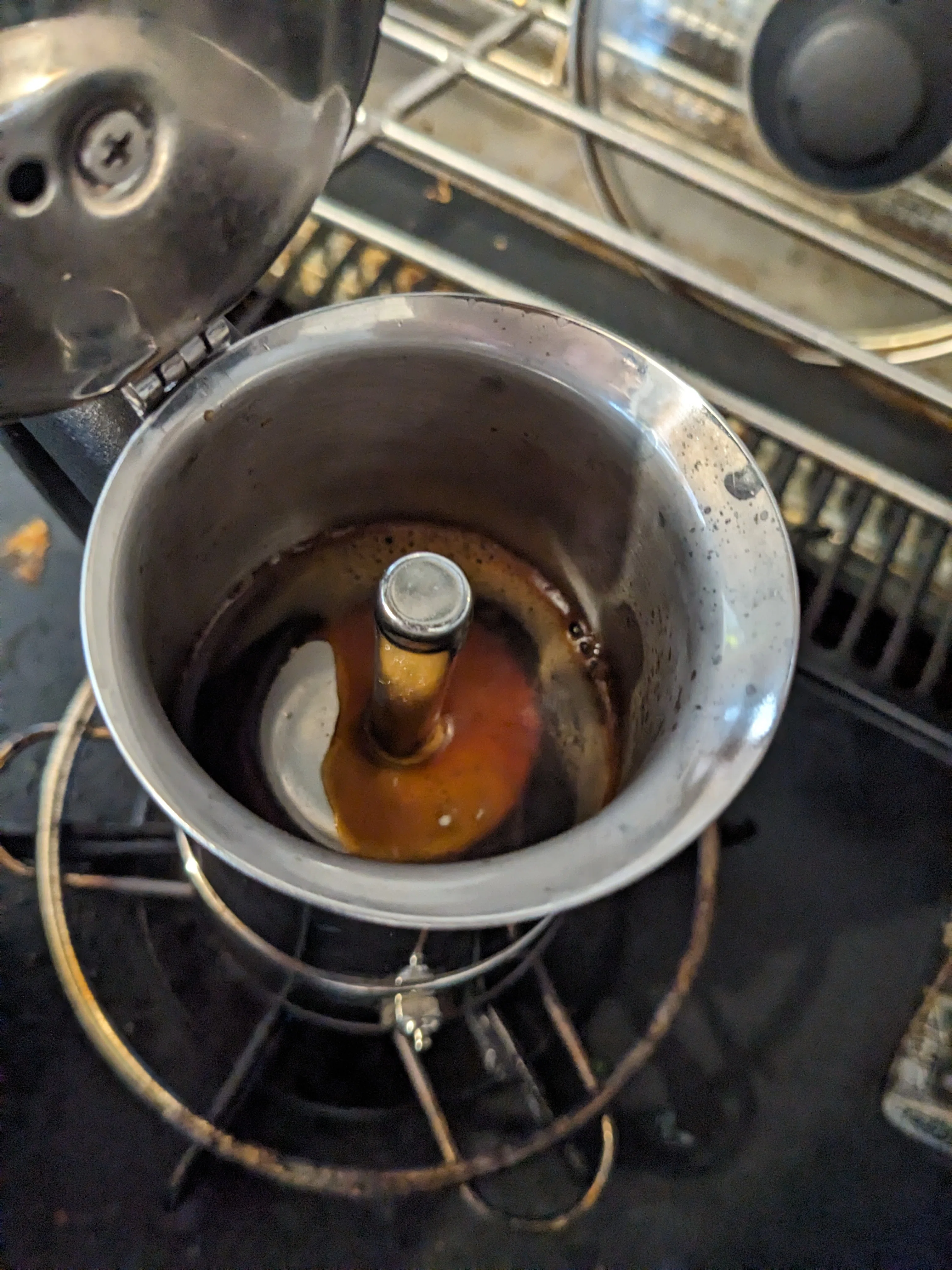 How to Brew Coffee with a Moka Pot (Moka Express)｜vier_art