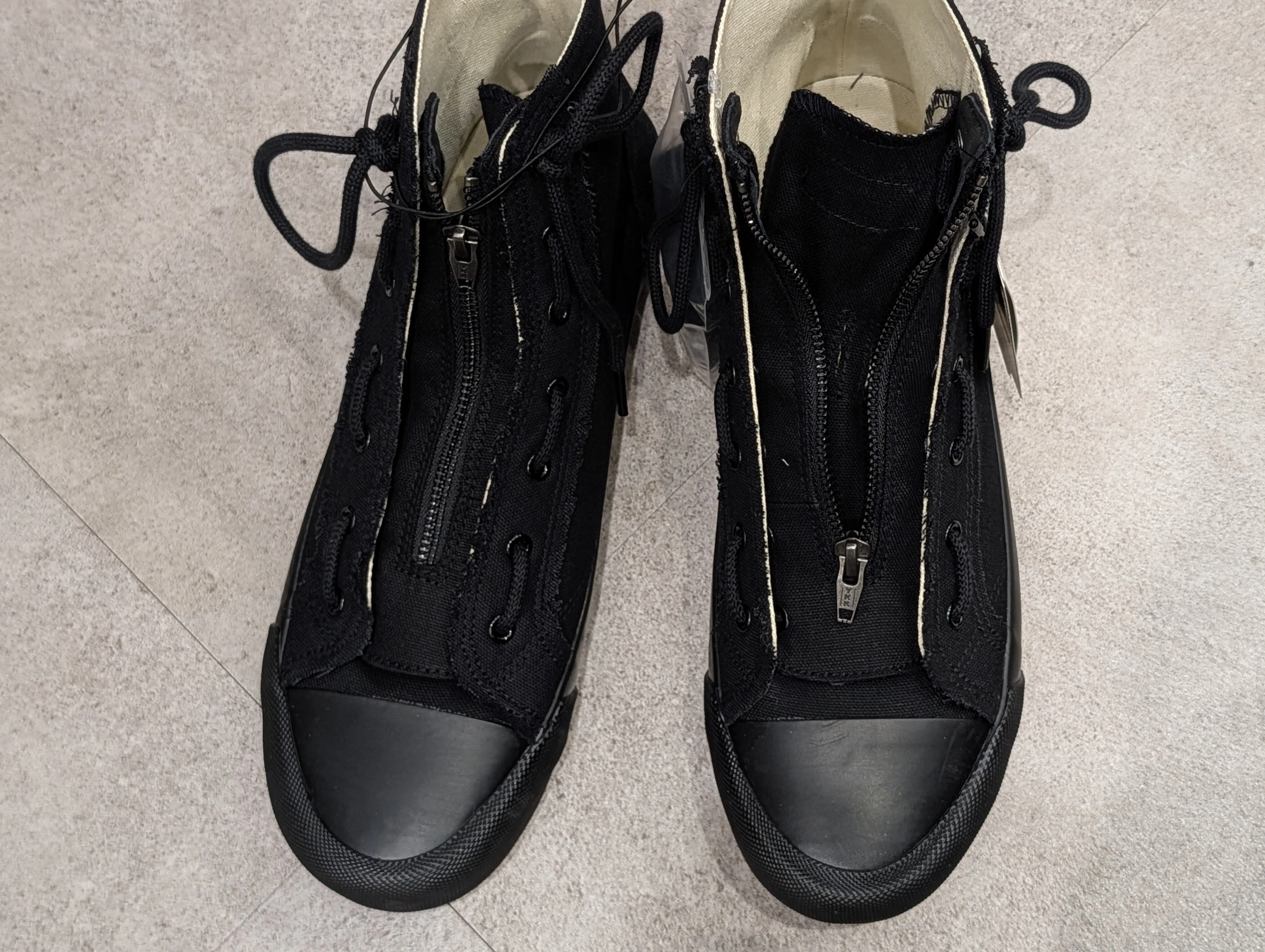 GU × UNDERCOVER（ジーユーアンダーカバー）超注目のスニーカー、毎回