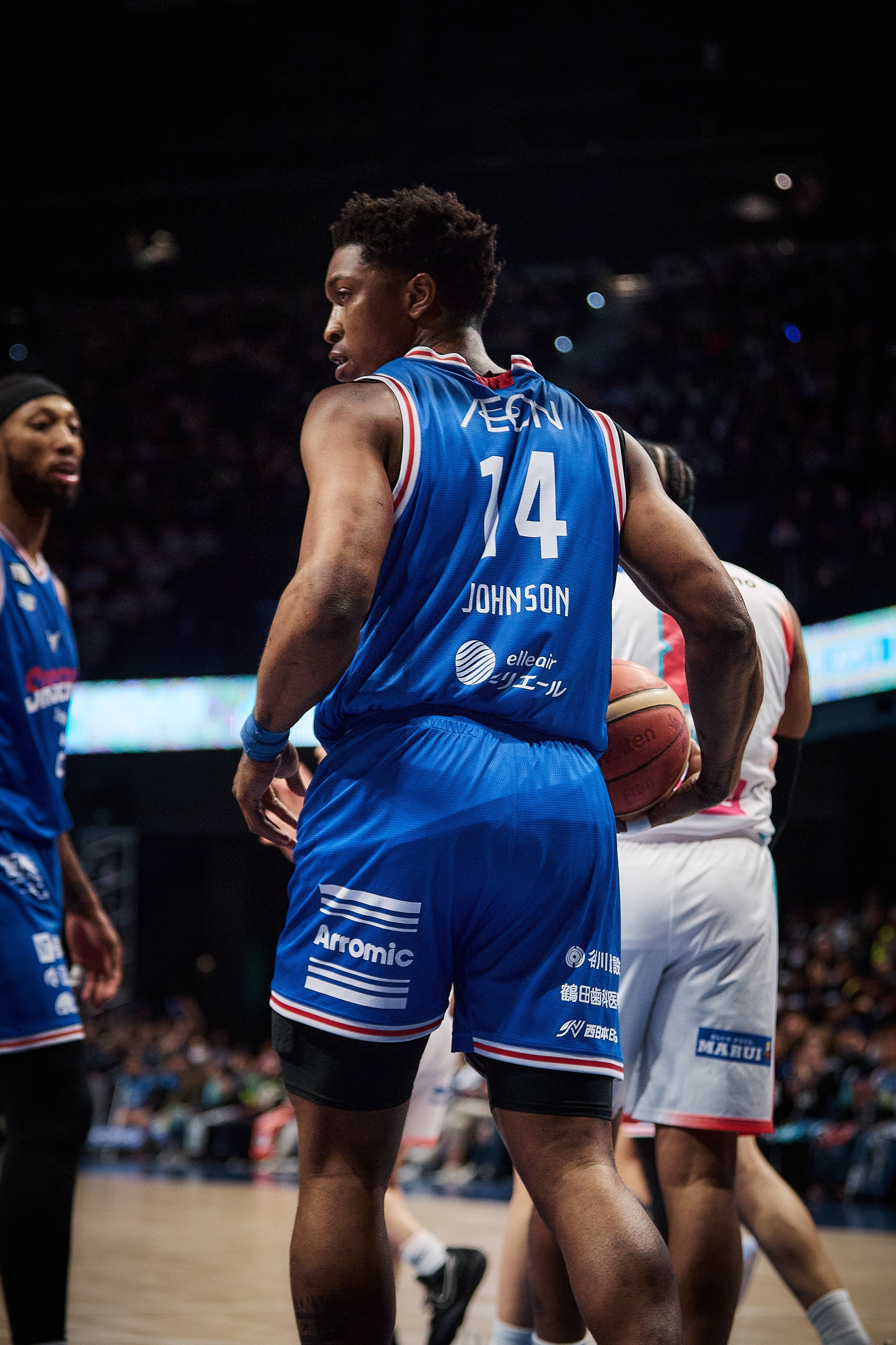 今は下書きの線があるだけで、まだ色は塗られていない」スタンリー