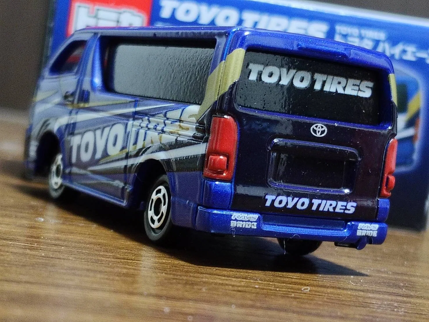 サポルト特注トミカ『Team TOYOTIRES DRIFT』GRカローラ＆ハイエース