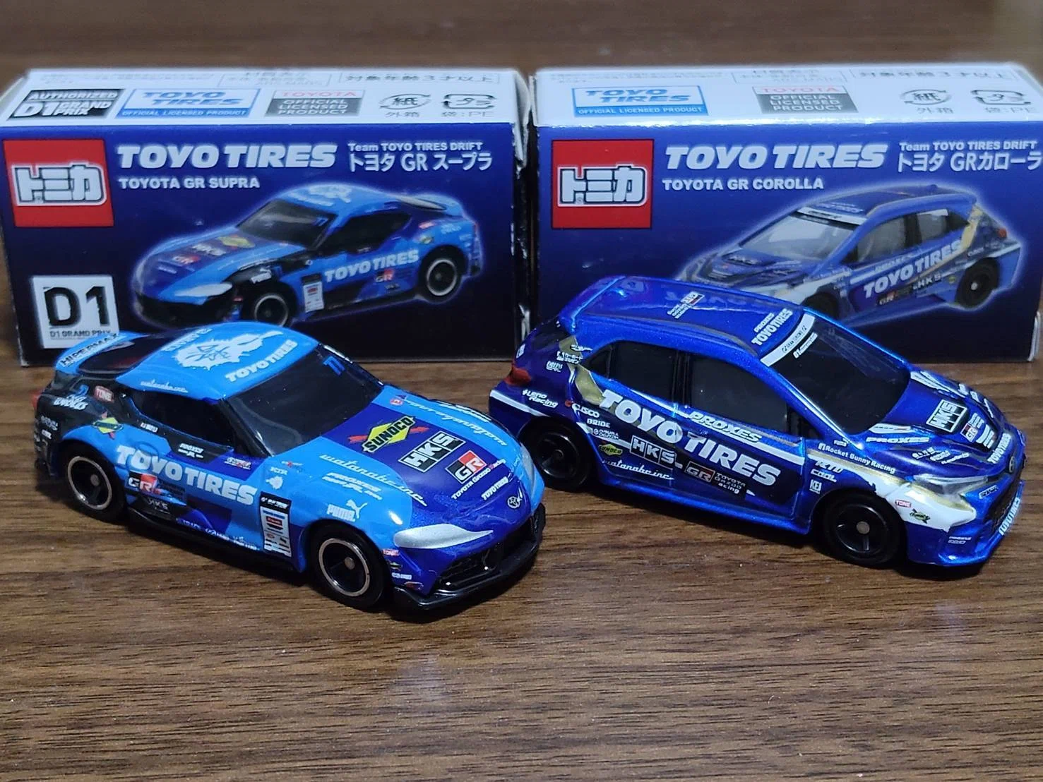 サポルト特注トミカ『Team TOYOTIRES DRIFT』GRカローラ＆ハイエース