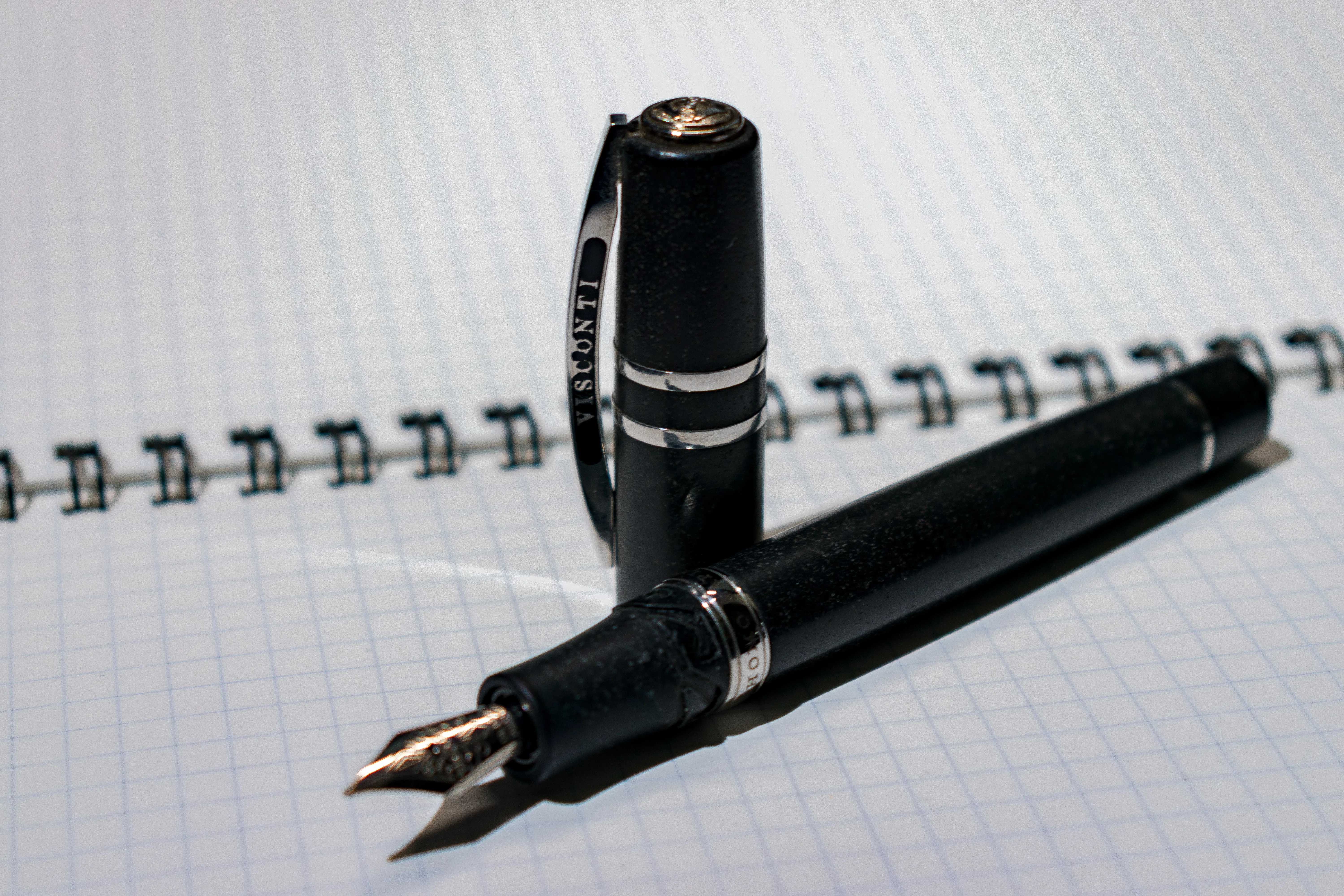 万年筆の話21〜Visconti Homo Sapiens Steel Medium Size〜｜M