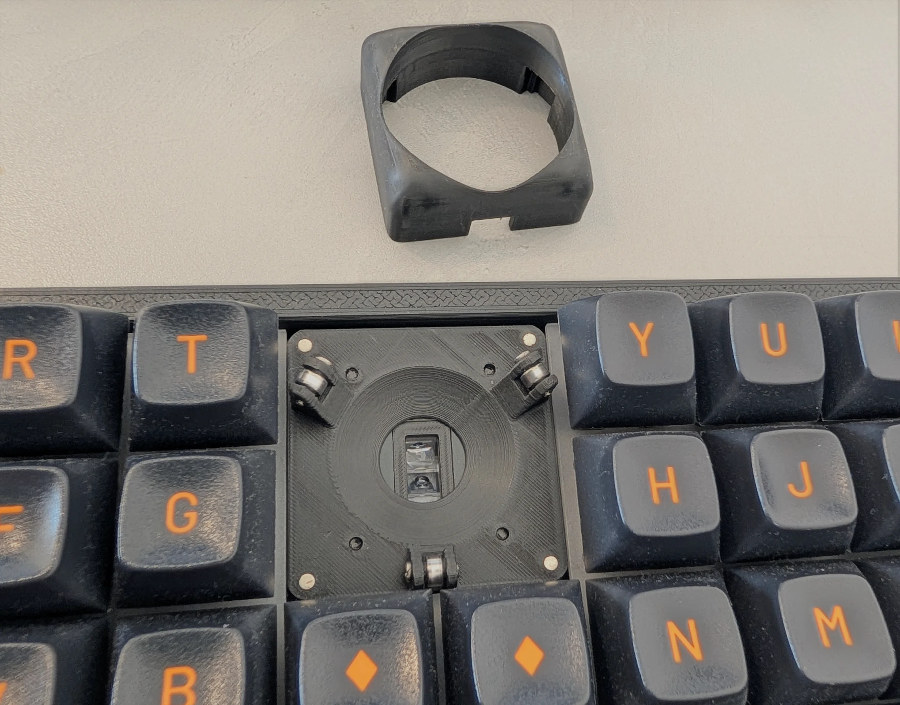 meteorite40 – コンパクトに理想を詰め込んだ40%キーボード｜はしくれ