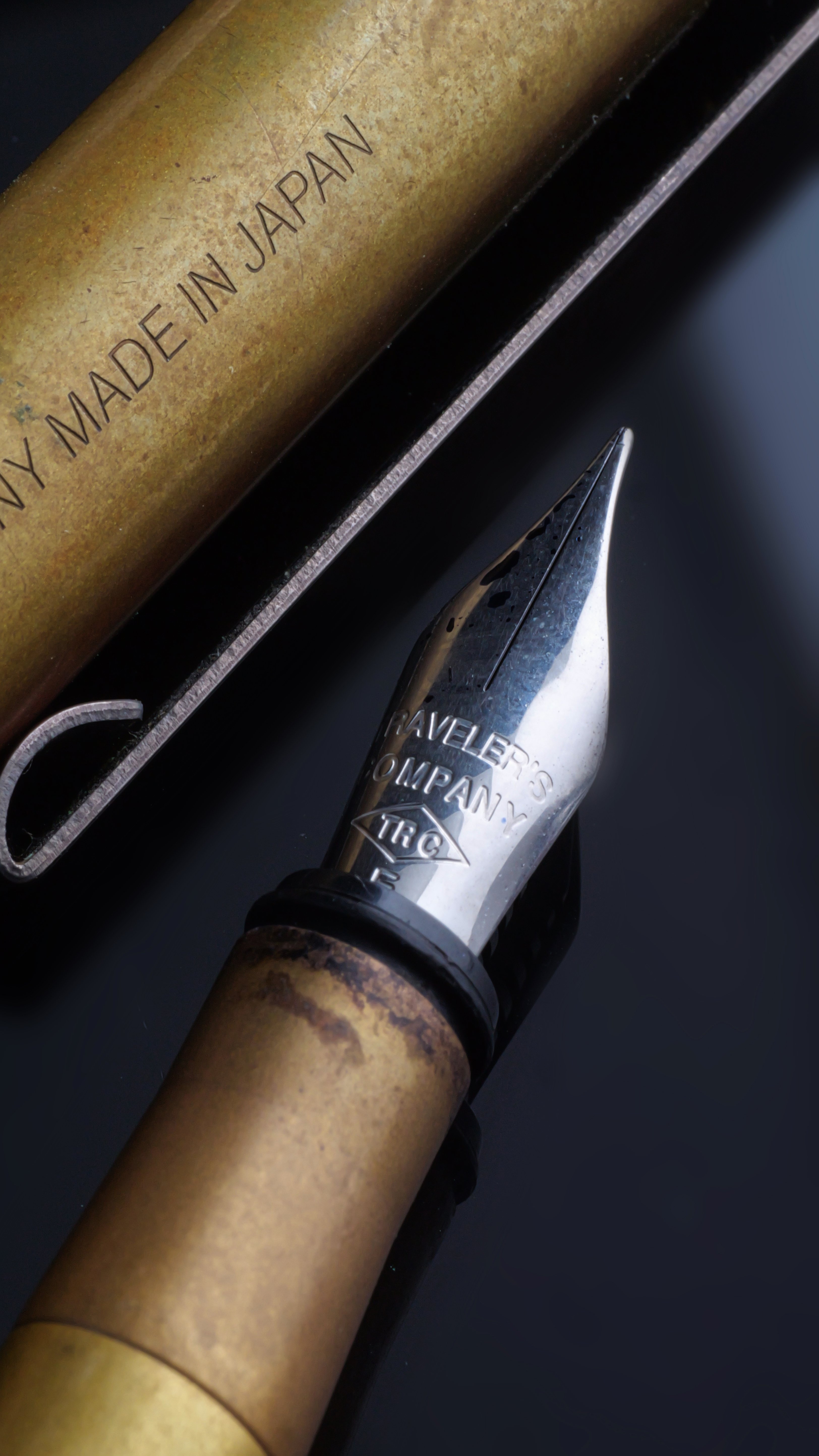 変わぬ一本と揺れ続けた自分：TRAVELER'S COMPANY BRASS FOUNTAIN PEN