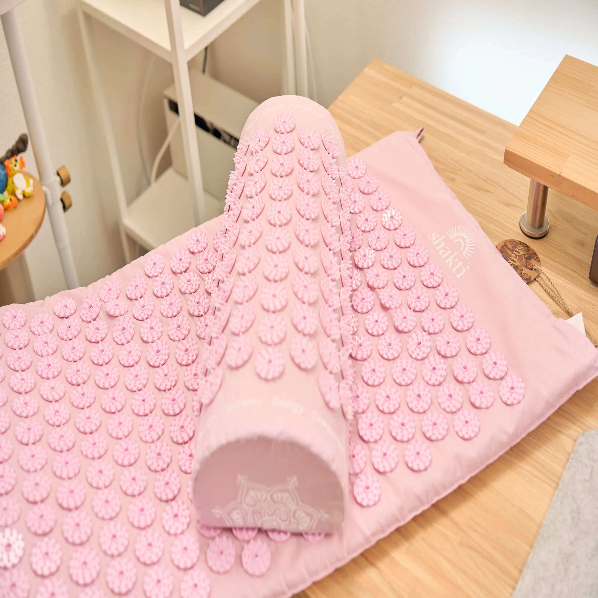 シャクティマット レビュー | 3ヶ月使って実感した最強の快眠グッズ 