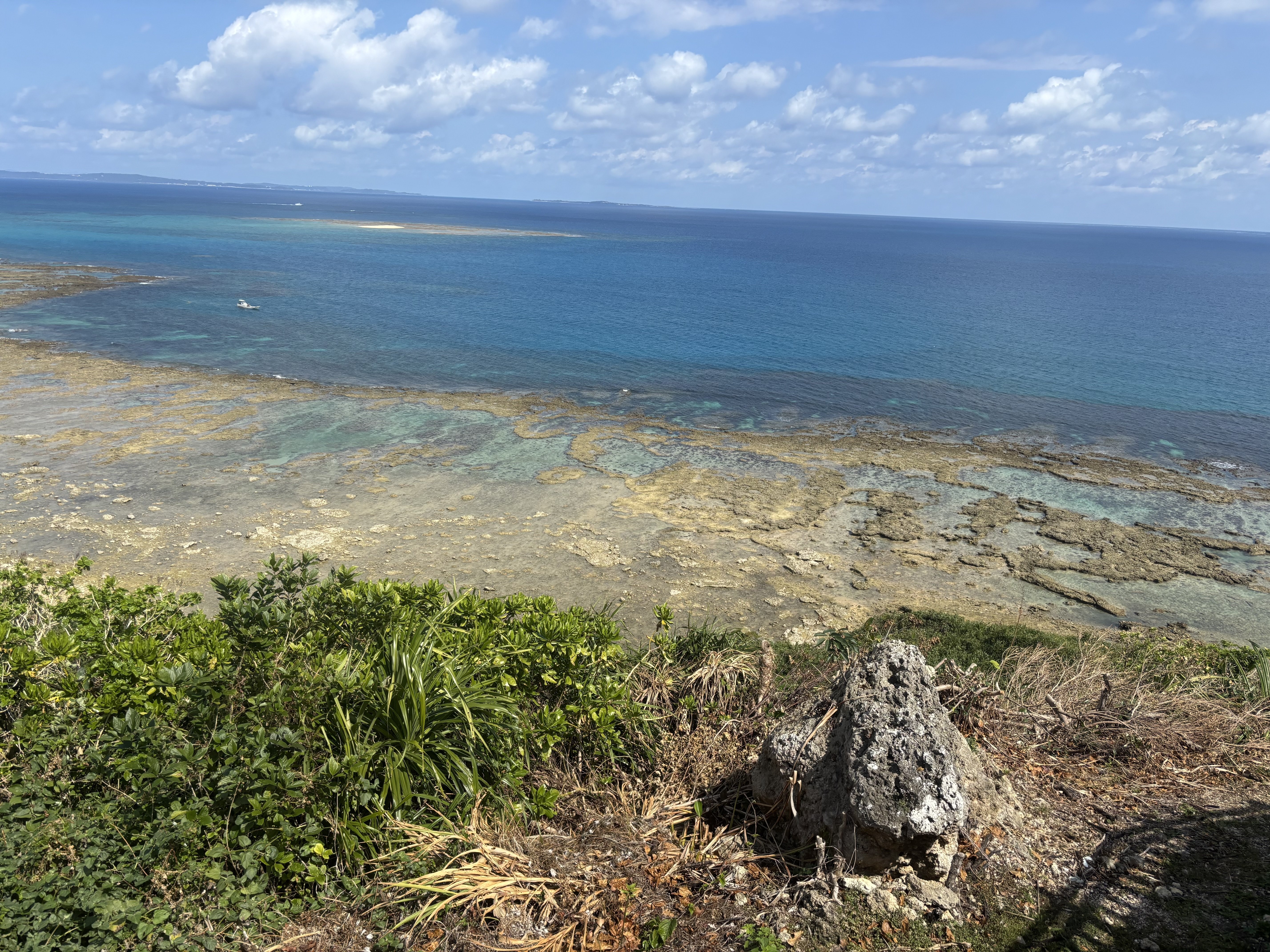 アラフィフ、ひとり時間。南城プチ日帰り旅② ― 想像の先でひらく海