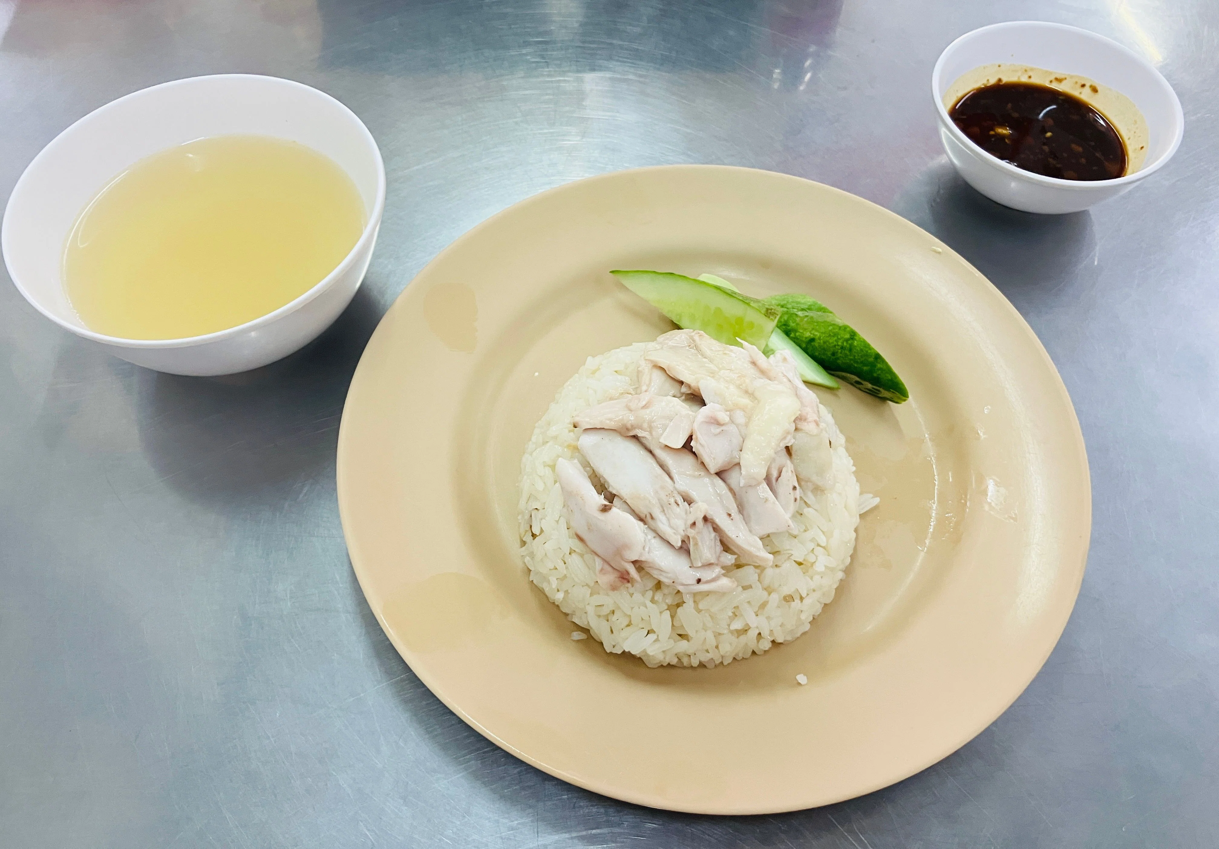タイでは幸せを呼ぶドラ☆彡　バンコクで購入　銅鑼 タイ】バンコクのレストラン｜Mai