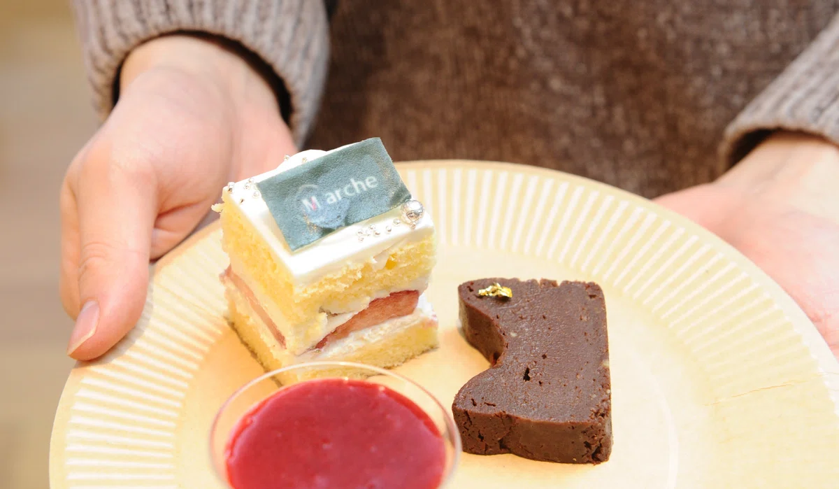 Marche 5周年 ケータリング ロゴ入りケーキ