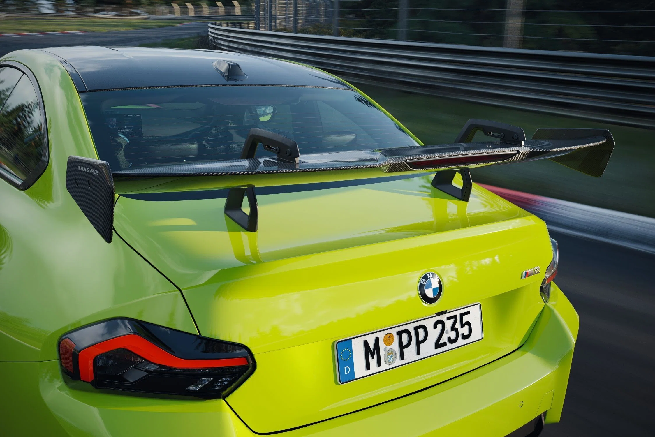 BMW】満を持してBMW M2 M PERFORMANCE TRACK KIT登場ッ！｜鈴木BOB康昭