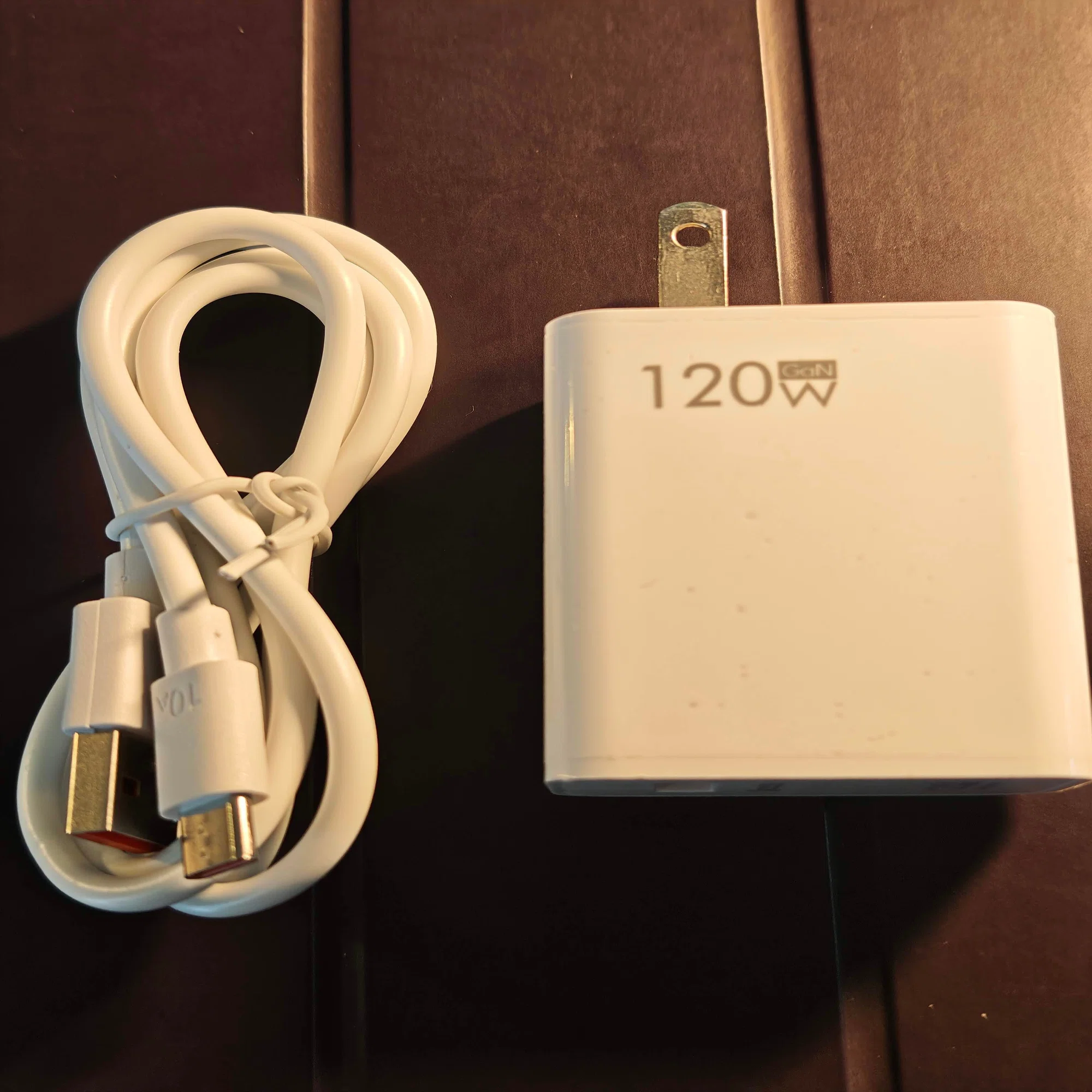 やっぱねぇ?USB充電器ウソ商品｜Aviv(ぱるお paloj)