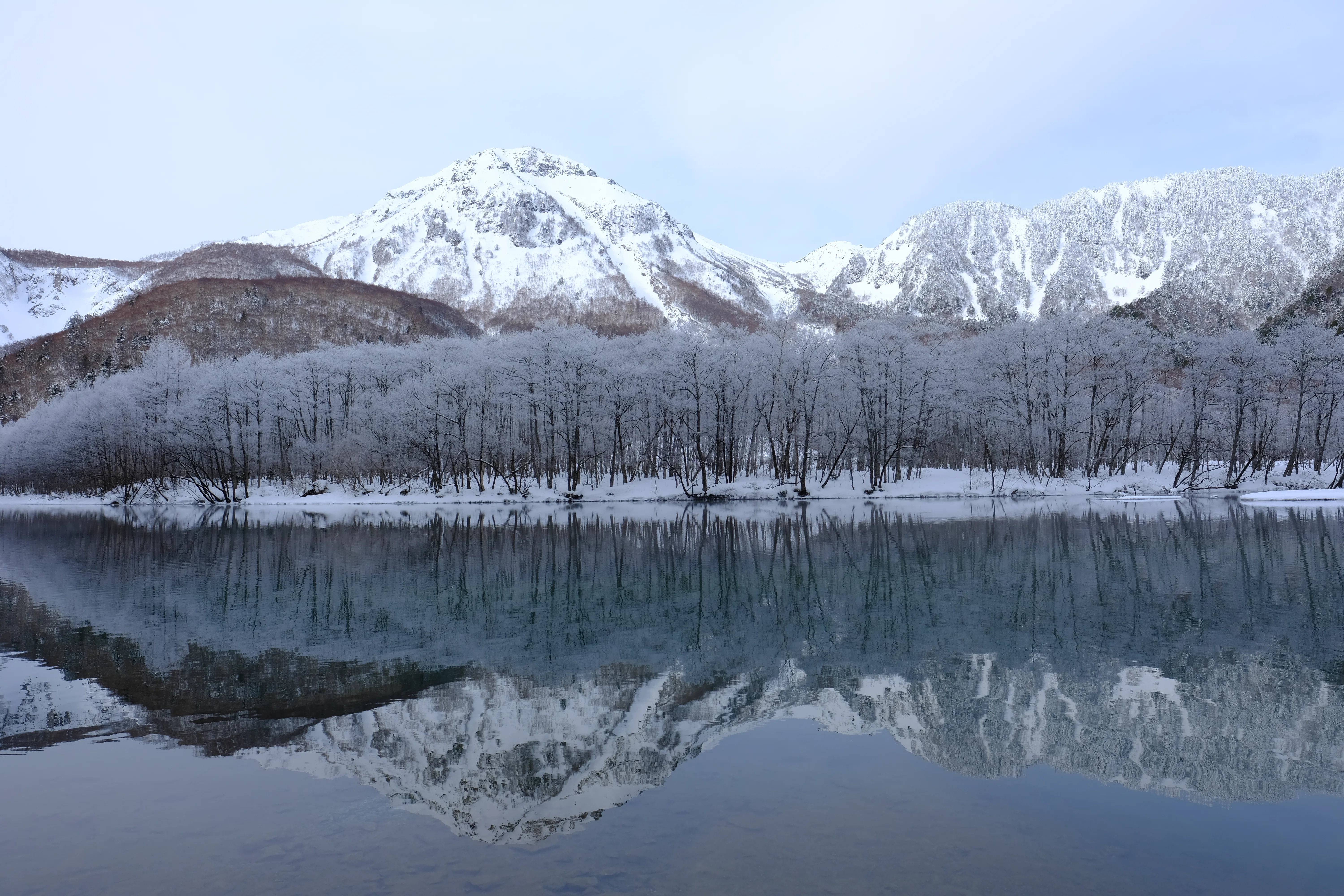 冬の上高地】 雪と氷の静かな世界へ一人旅｜j-world
