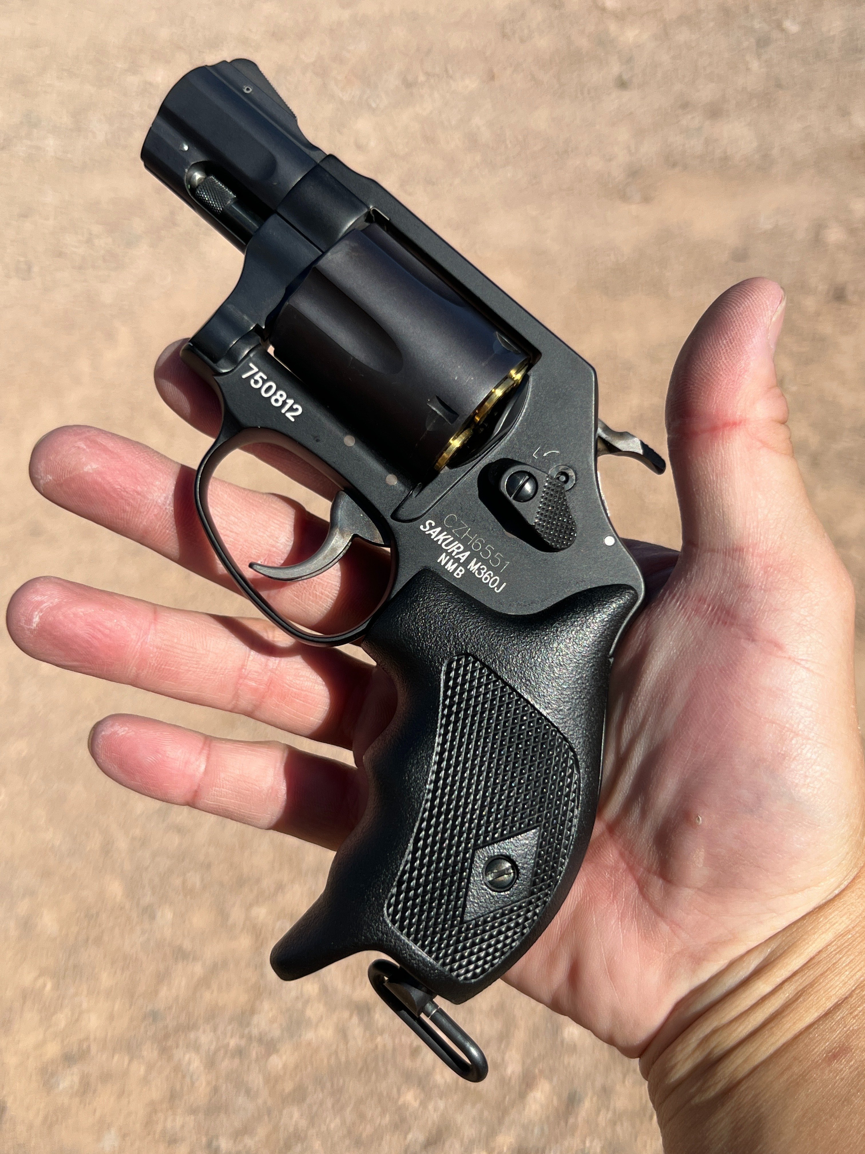 お巡りさんの拳銃。スミス&ウェッソン SAKURA M360J 日本警察特注