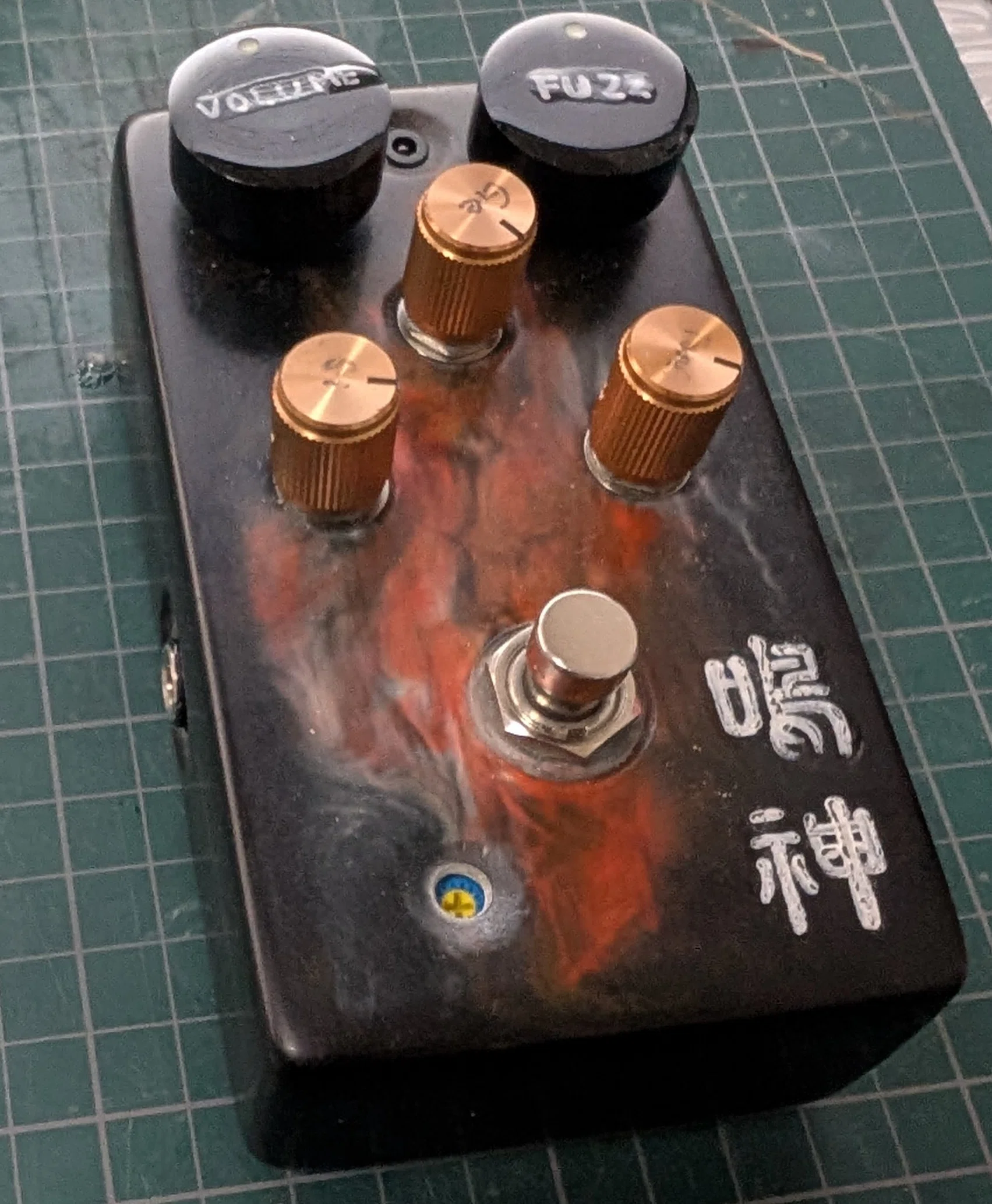 自作エフェクター】壊れたファズに雷神様をお招きしたかったという話