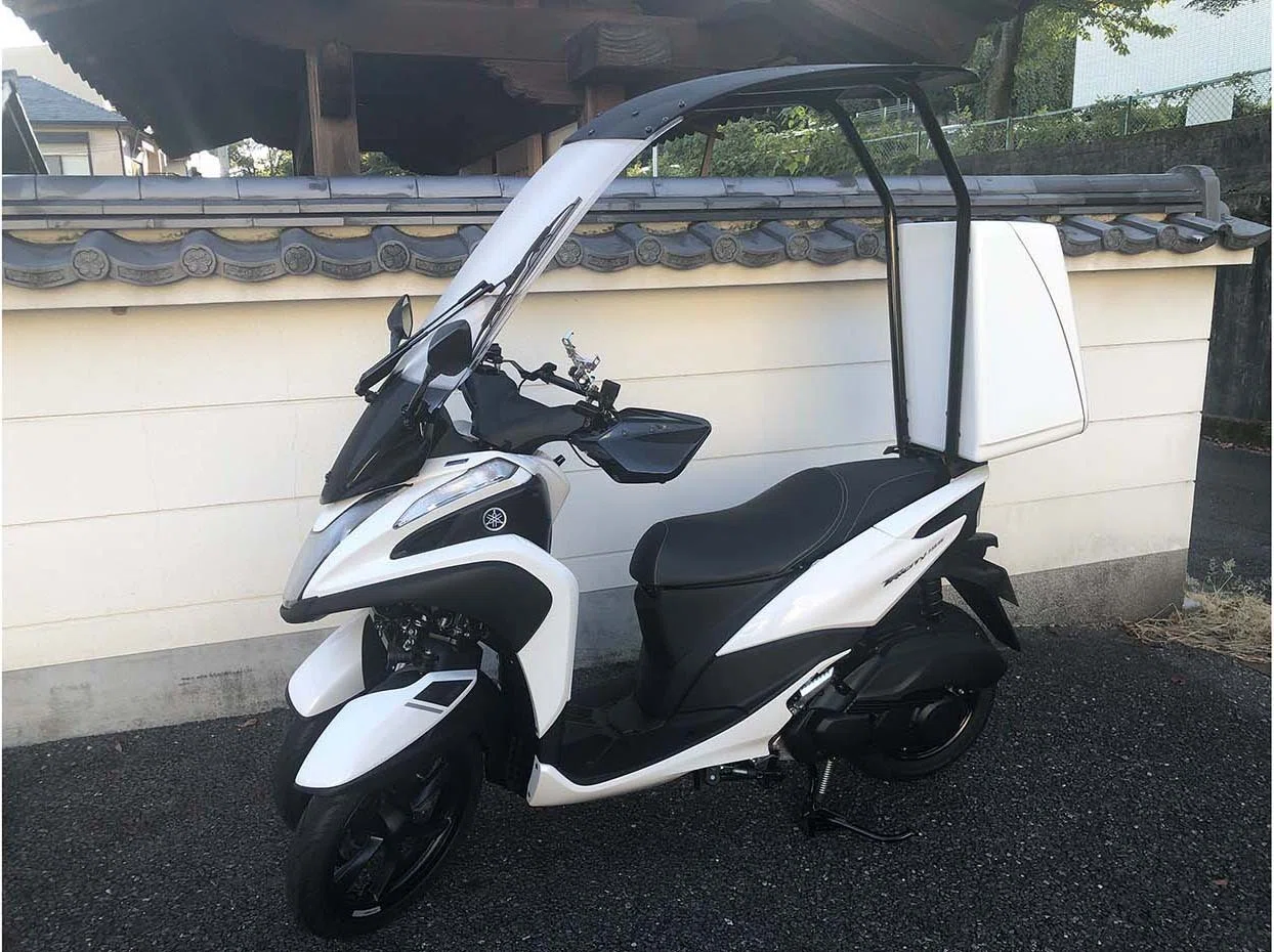 お参りに行くときに乗っているのは 屋根とリアボックスを取り付けた