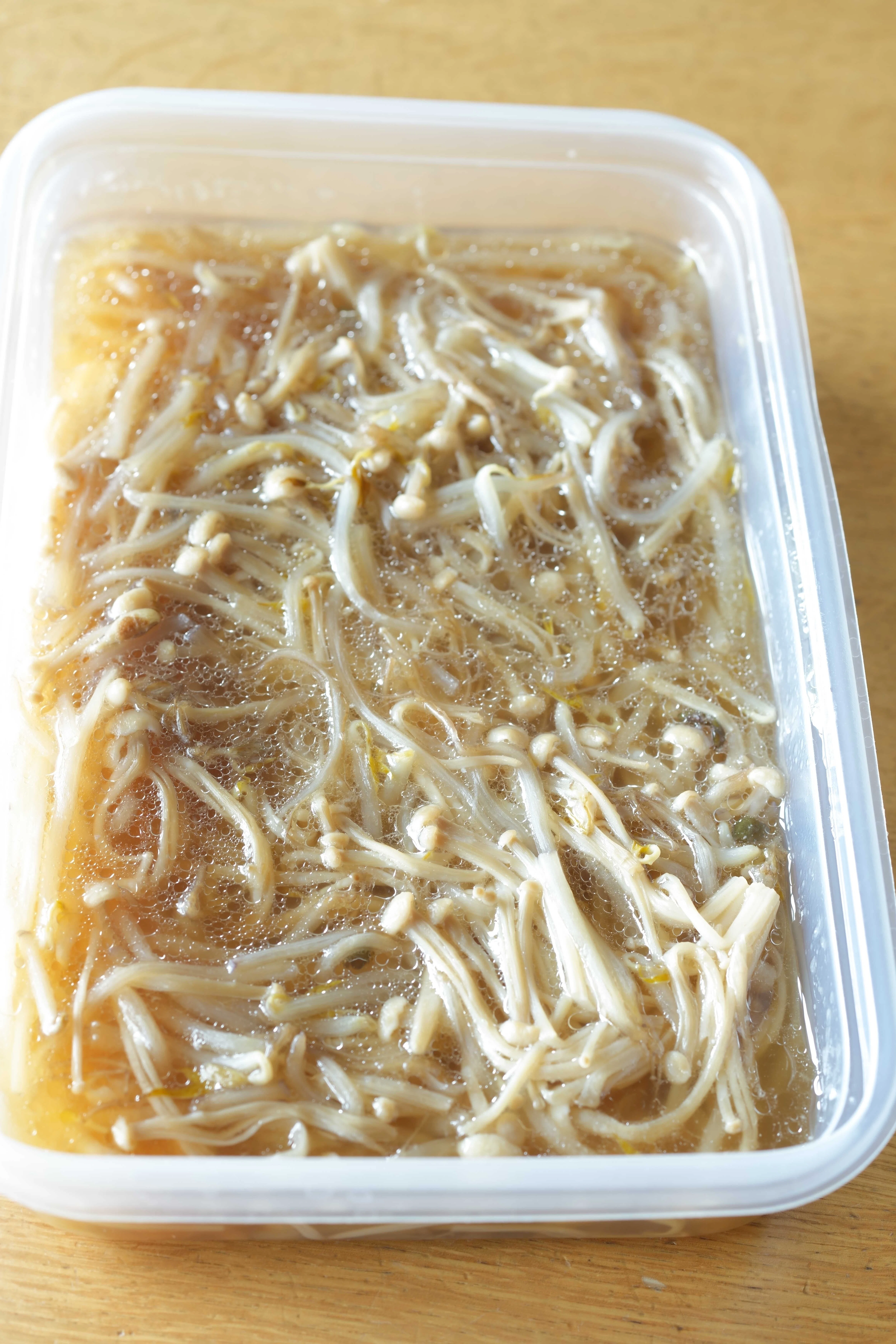 財布にやさしい副菜レシピあり〼「くたくたもやしとえのきの中華