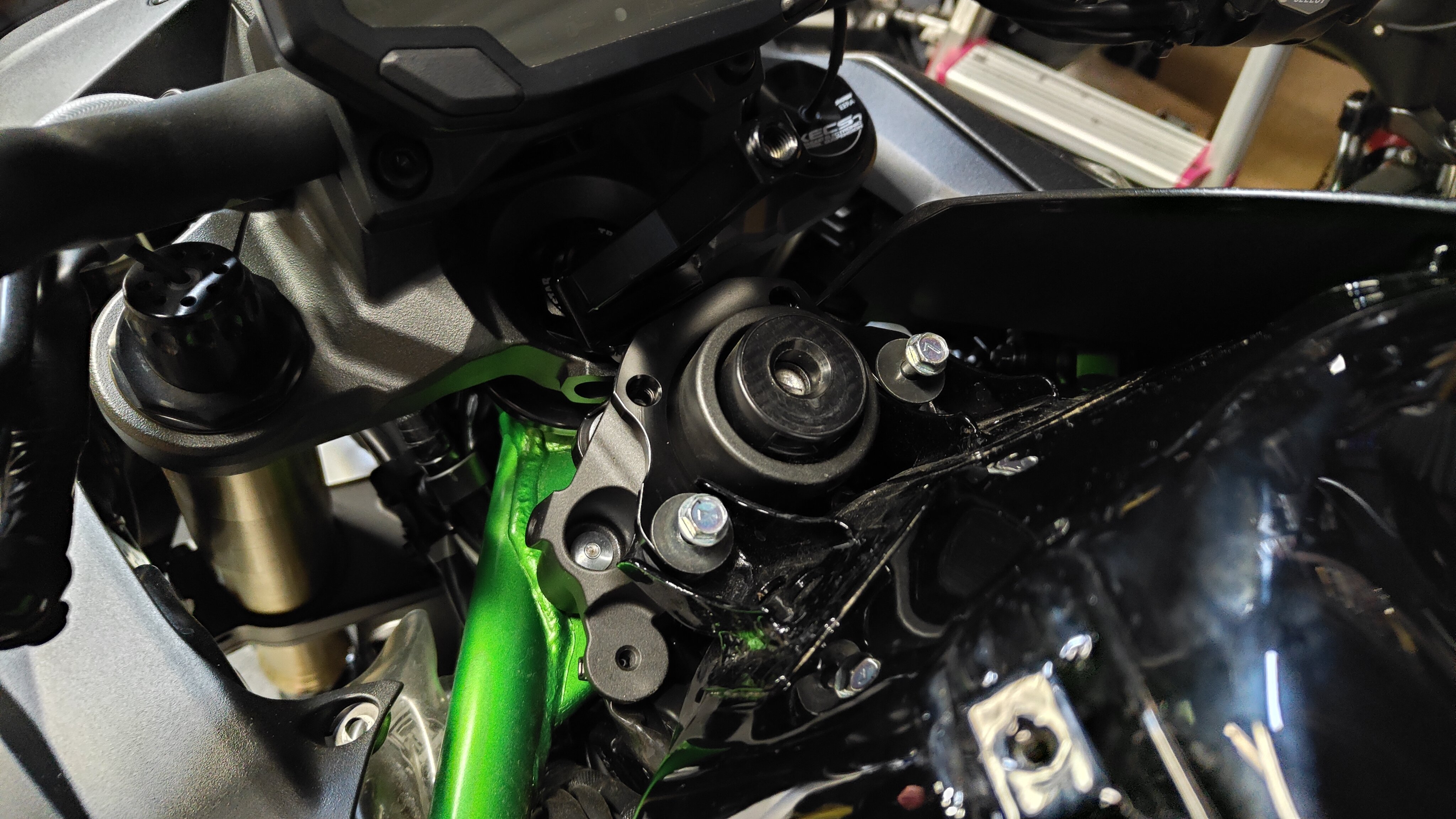 ZH2 ステアリングダンパー付けてみた｜ねるね