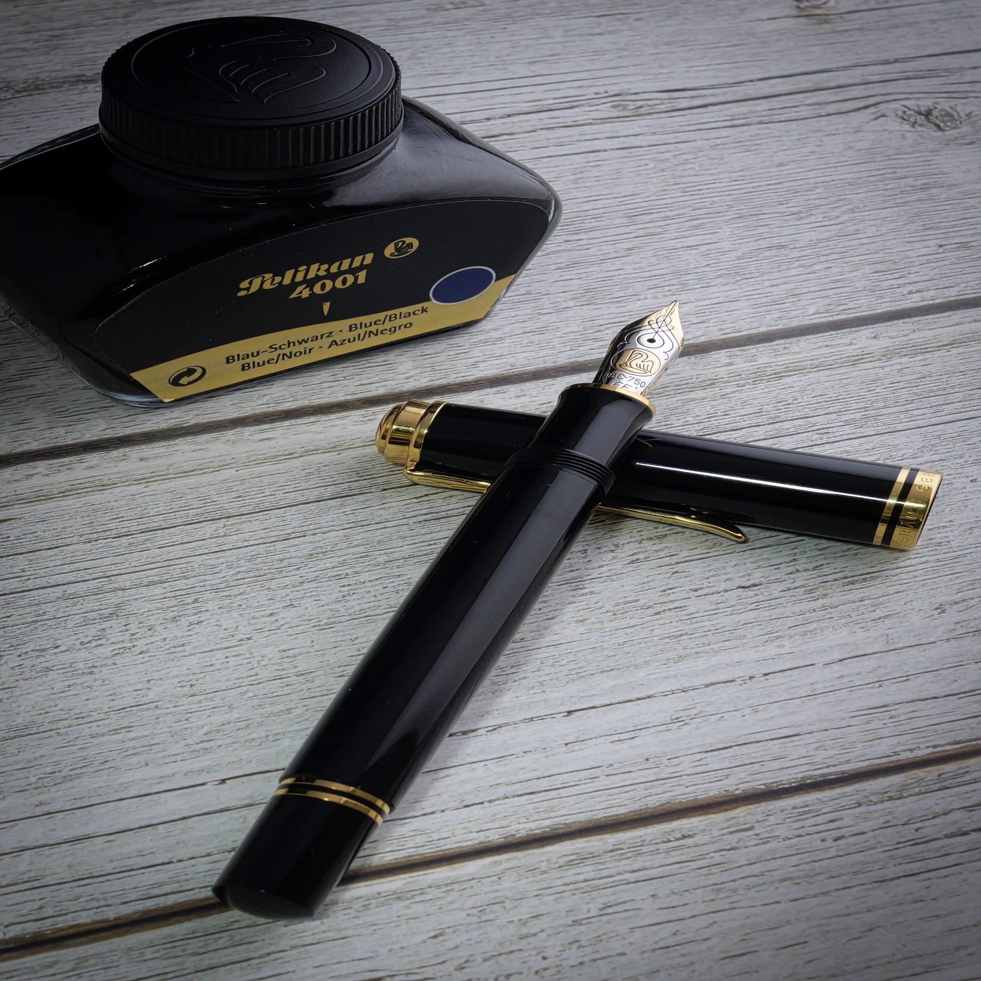 揺れ動く心を留めるインク：Pelikan 4001 Blue-Black｜Hideo Takehara