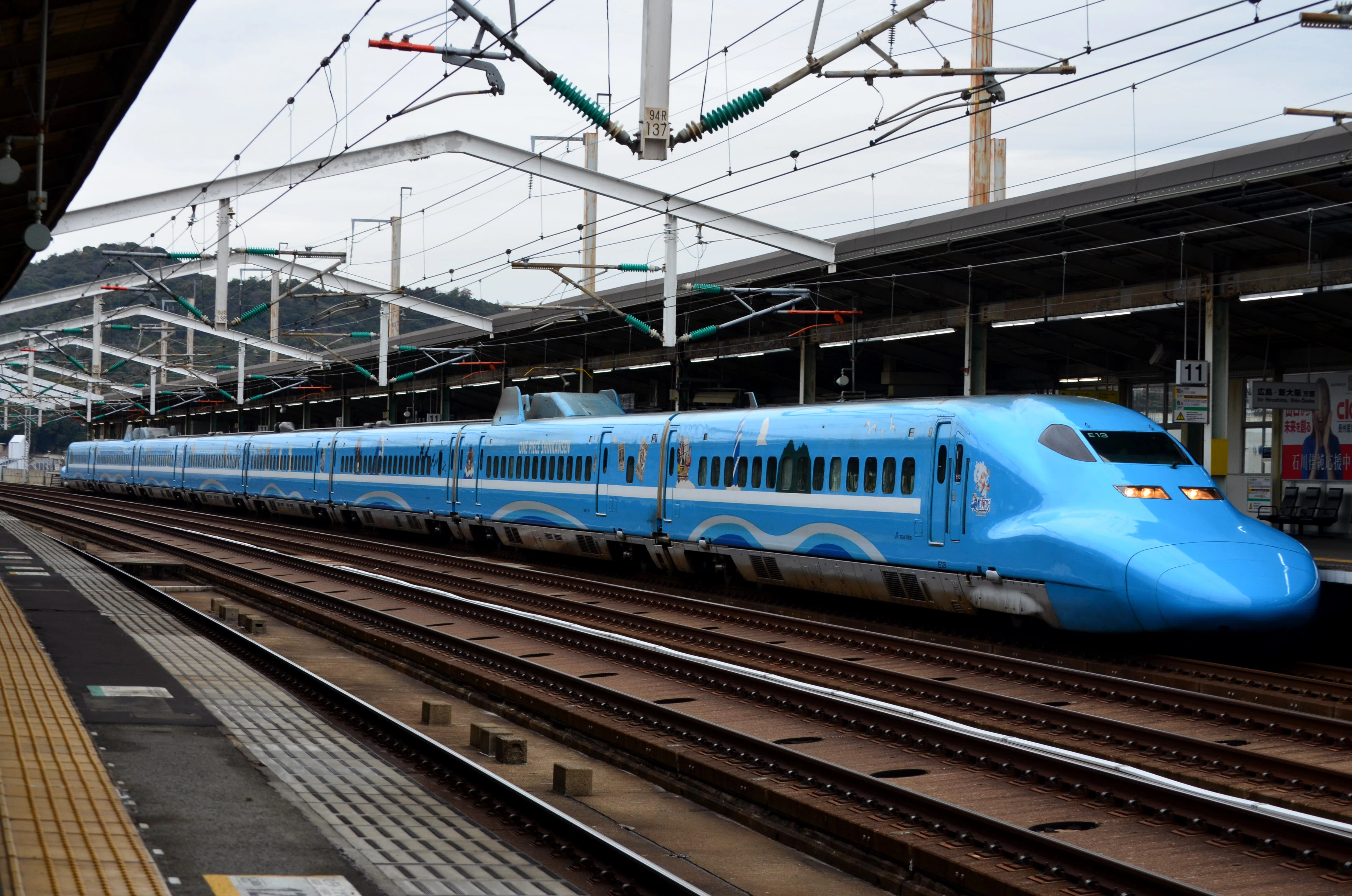 写真素材】JR西日本700系7000番台E13編成(せとうちブルー号