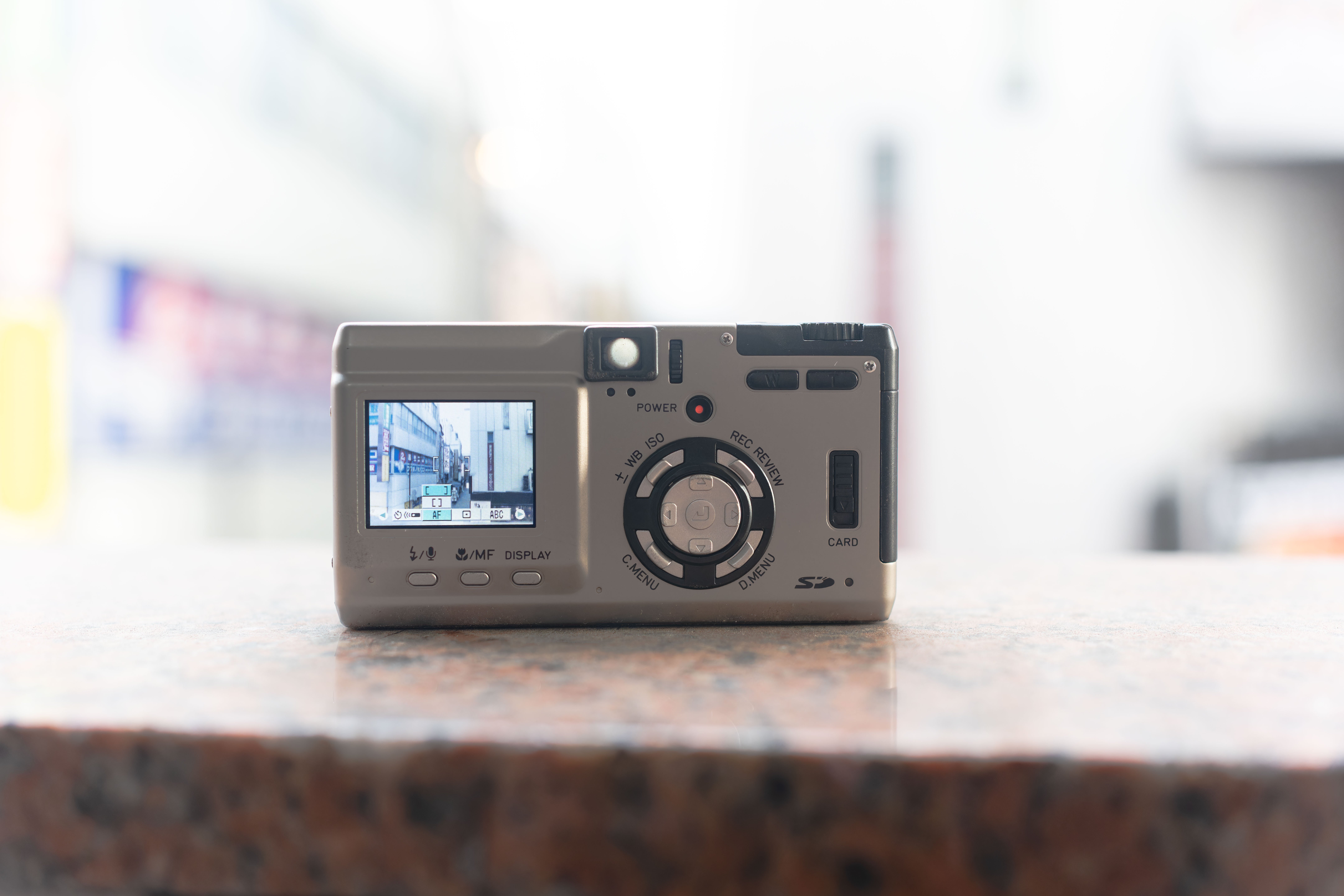 20年前の500万画素CCDで描く、不便という名の贅沢。CONTAX Tvs DIGITAL