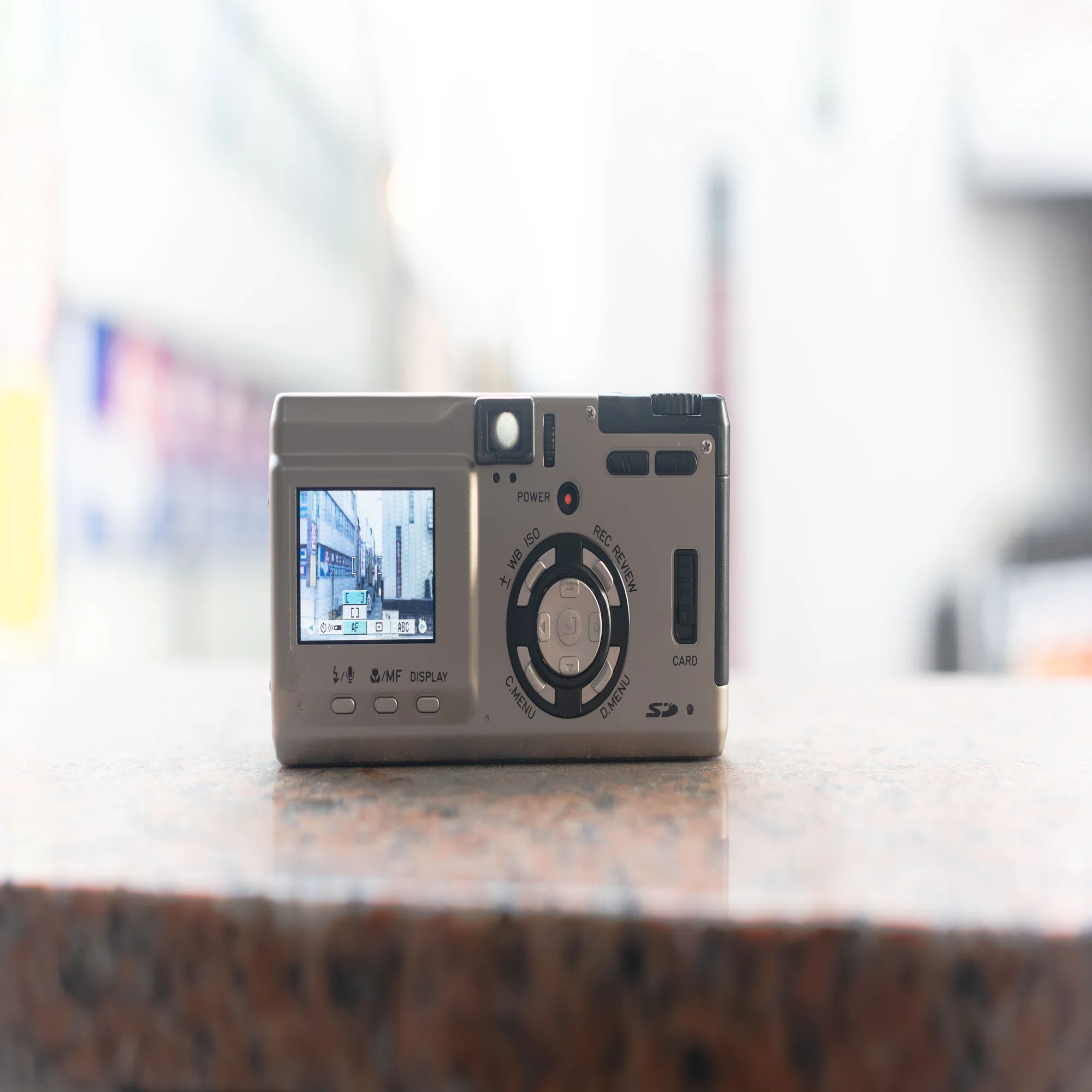 20年前の500万画素CCDで描く、不便という名の贅沢。CONTAX Tvs DIGITAL 