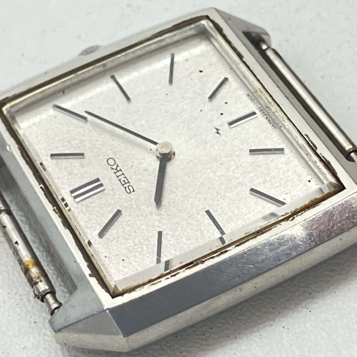 No.415 | Seiko | 2220-3340 | 風防型番をAIに探させた時計｜とある猫好き