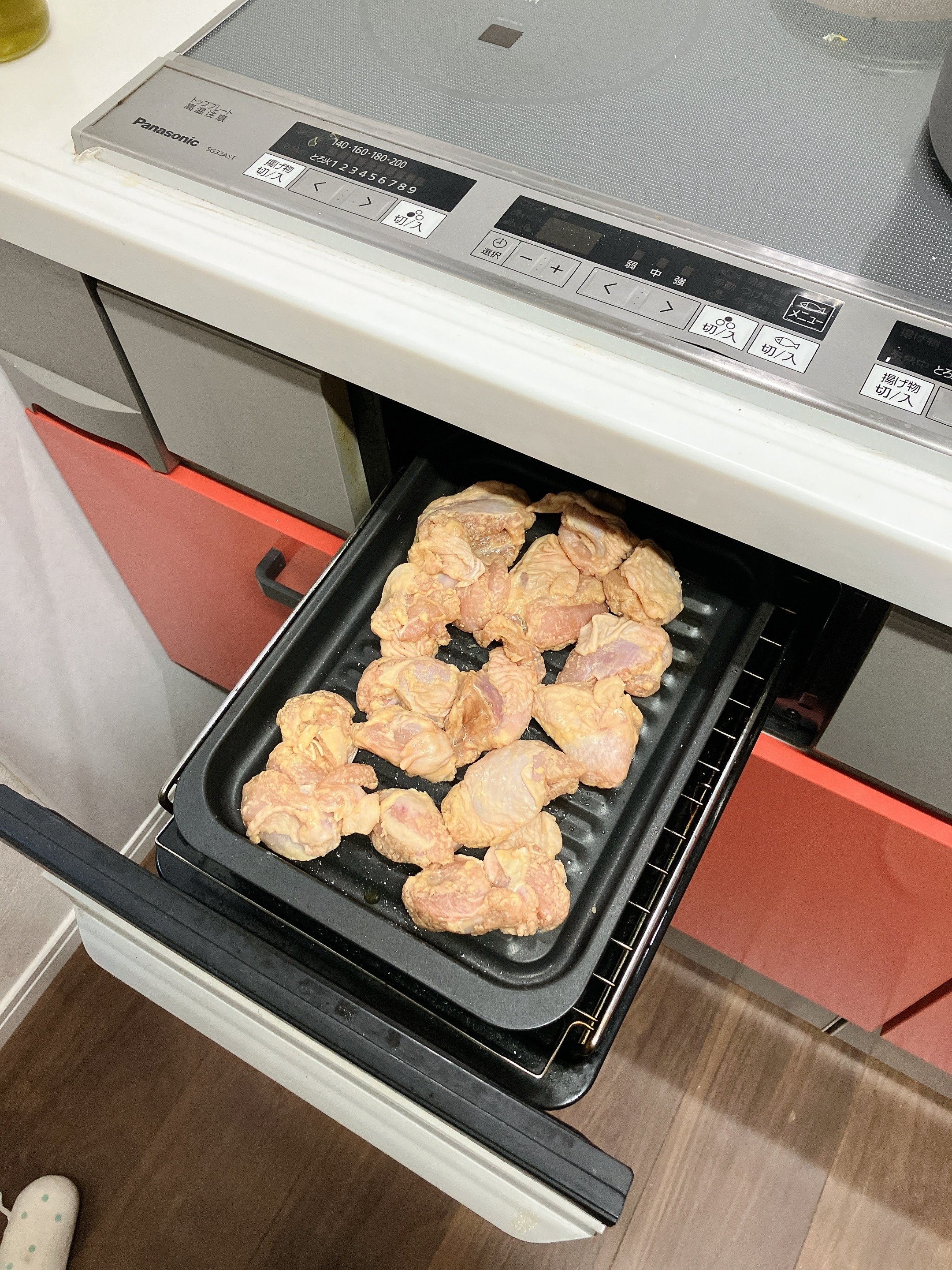 2〜3回使用のオーブンです。 使用期間1年ないです。HITACHIオーブンレンジ