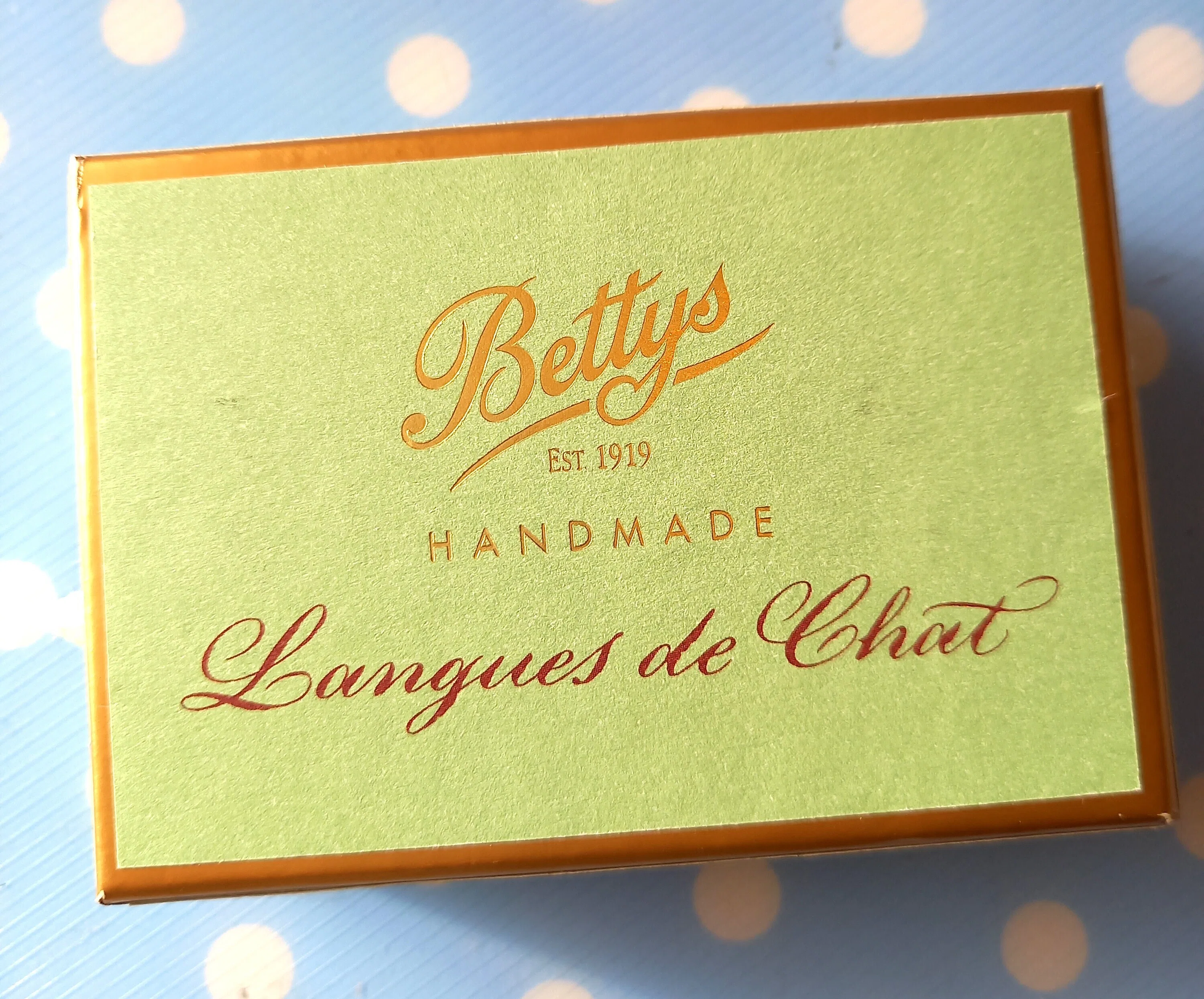 イギリスのティールーム「ベティーズBettys」ヨークシャーの郷土菓子を